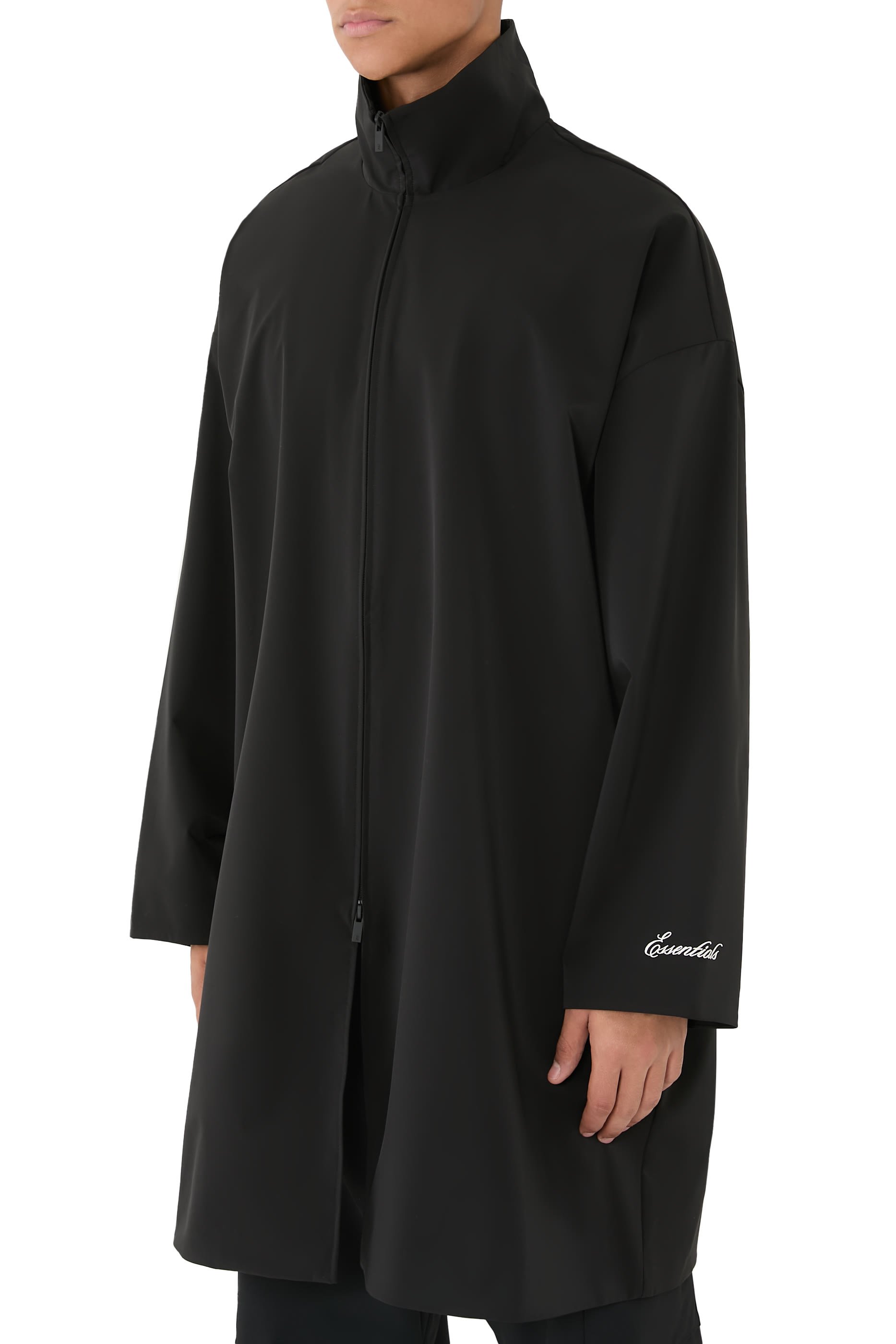 جاكيت سبورت بياقة عالية