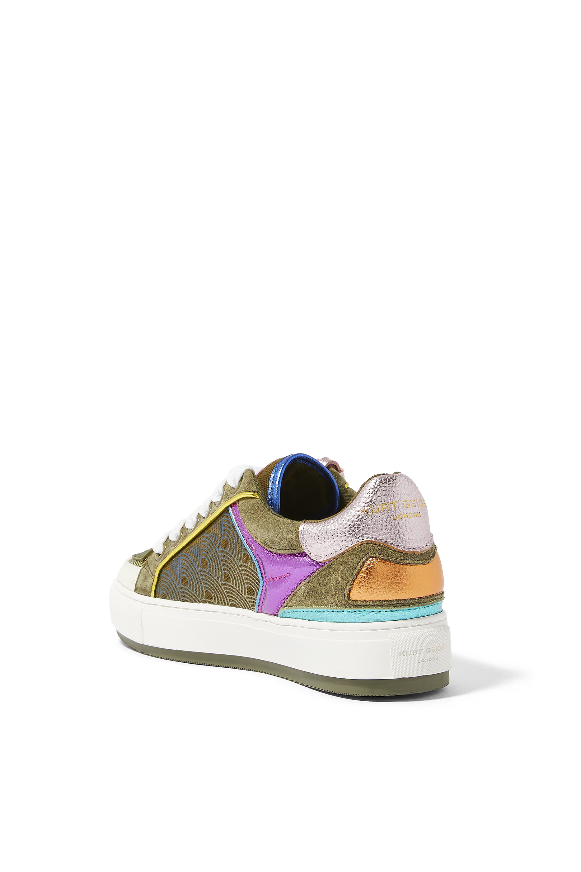 سنيكرز ساوث بانك جلد بشارة