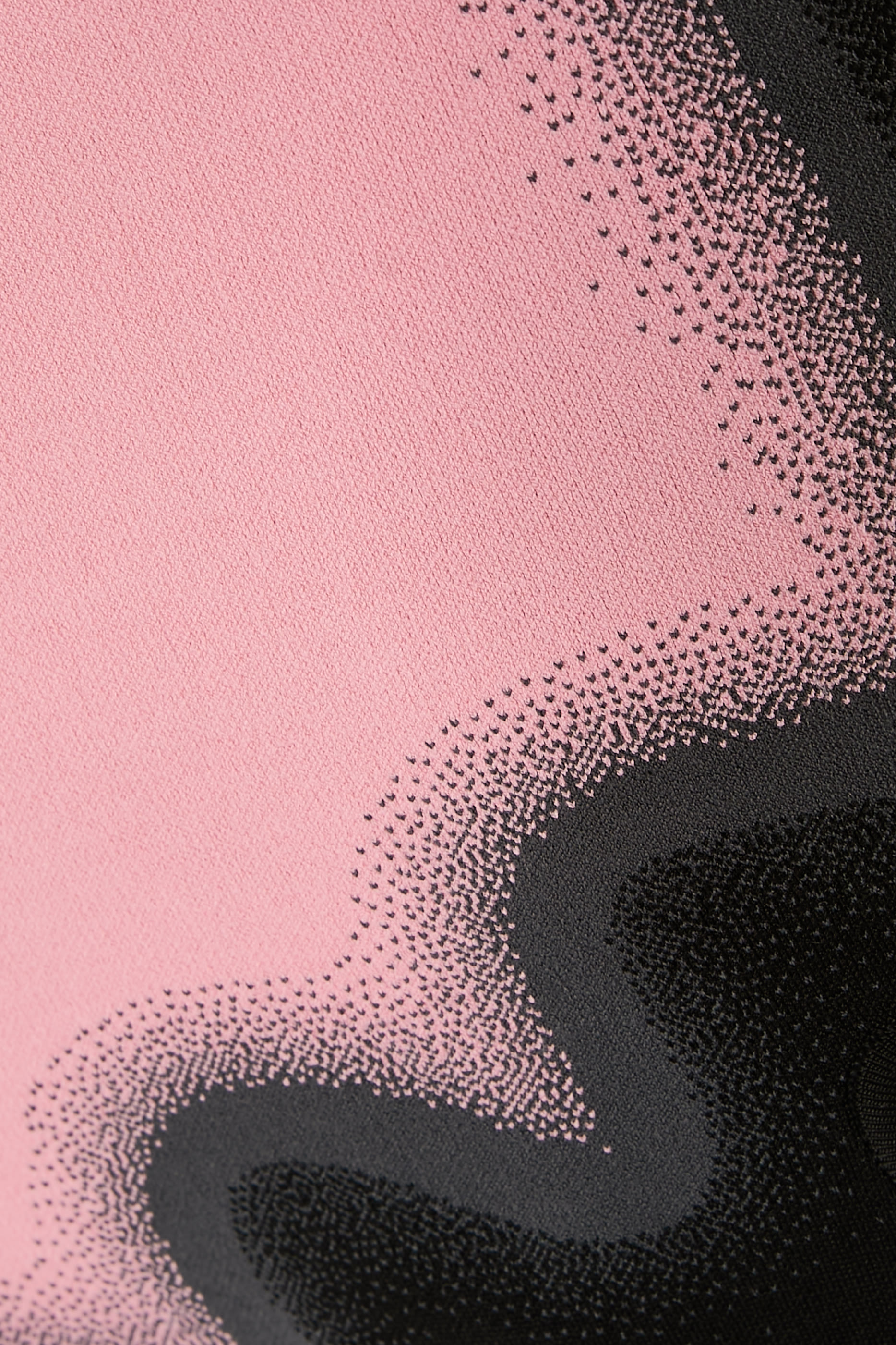 فستان أستر بتصميم غير متماثل بوجهين وحافة مموجة