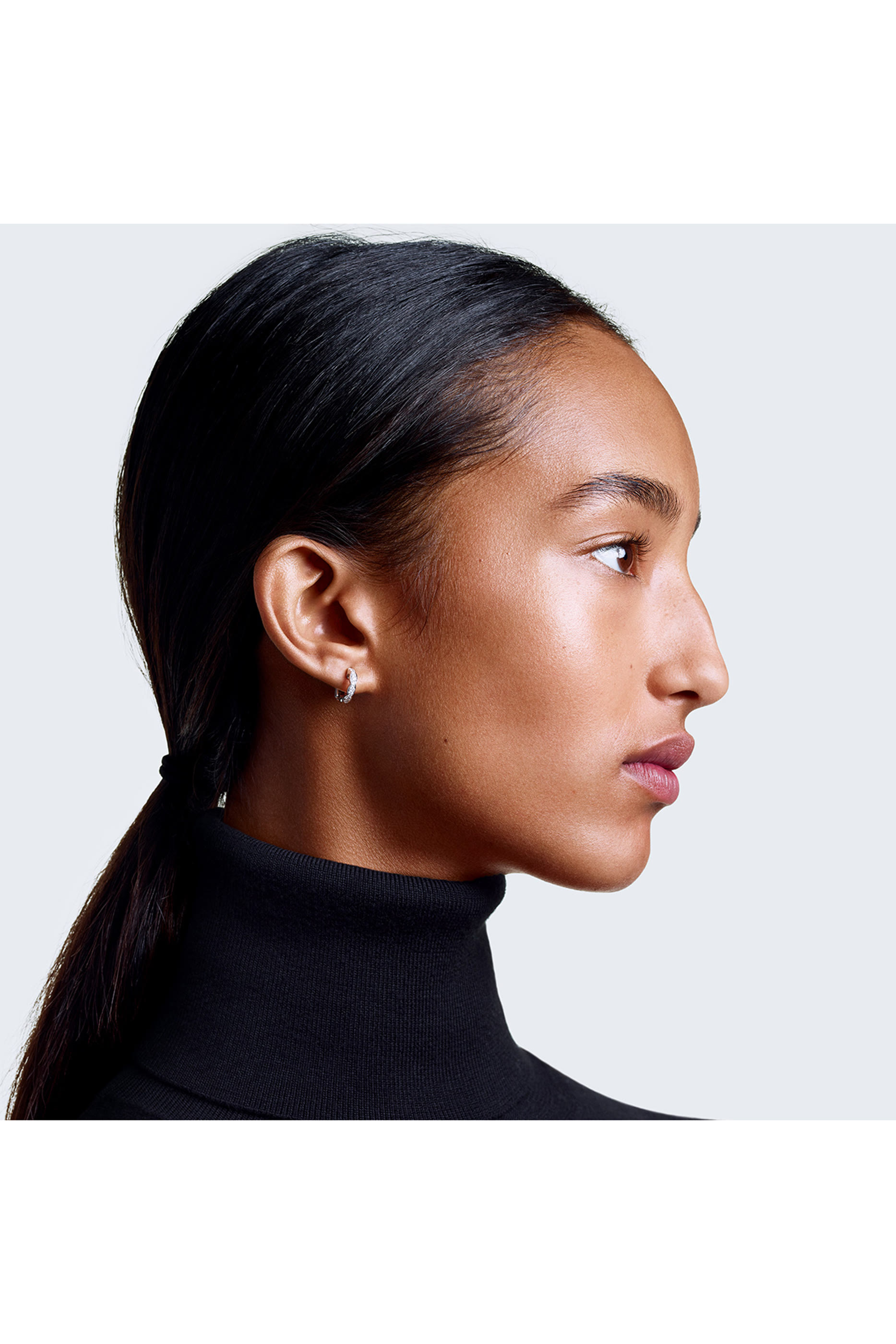 CHANEL N&deg;1 DE CHANEL LOTION REVITALISANTE يُجدّد الحيوية - ينقي - يعزز الامتلاء