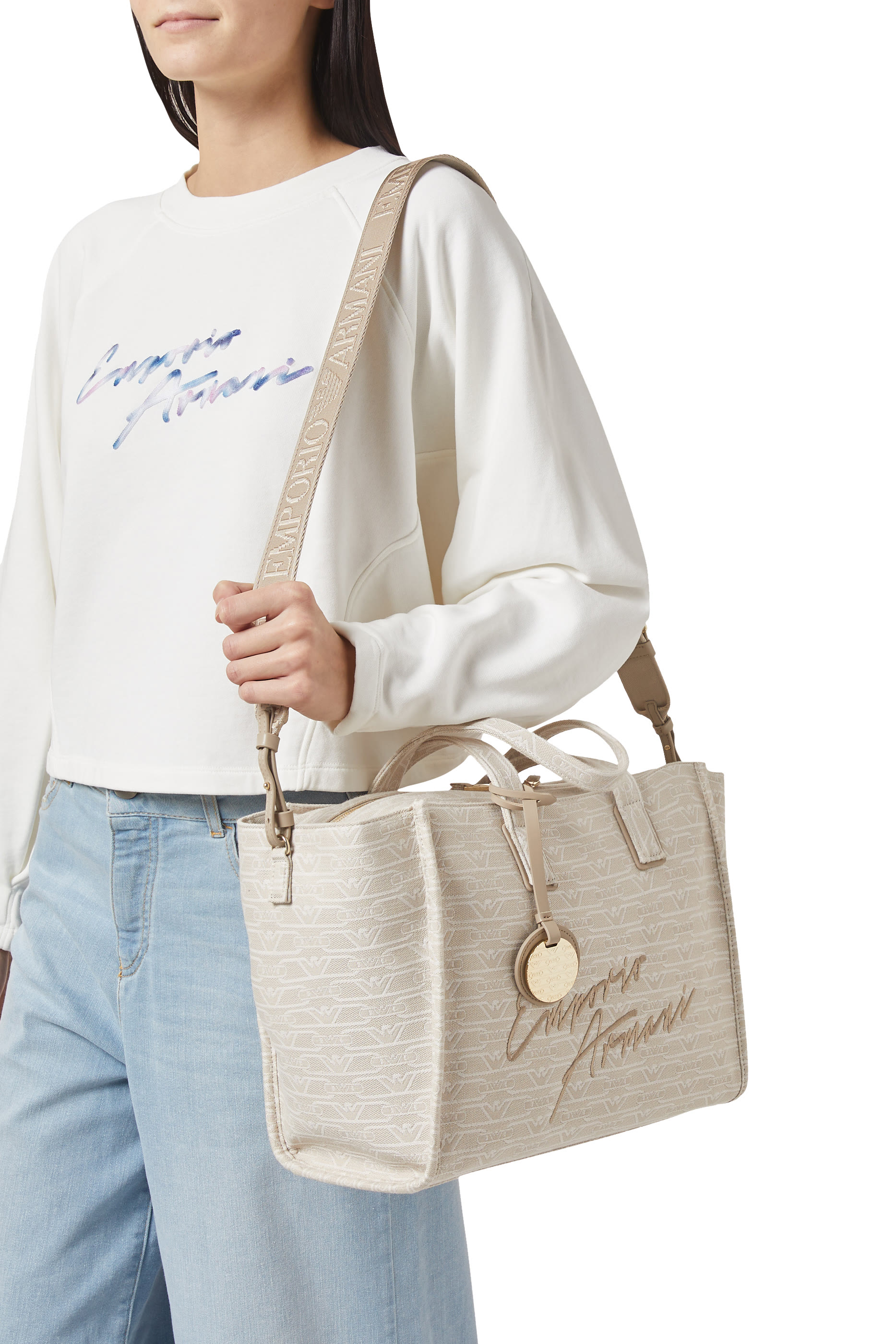 حقيبة يد متوسطة بطبعة حروف شعار الماركة بالكامل null