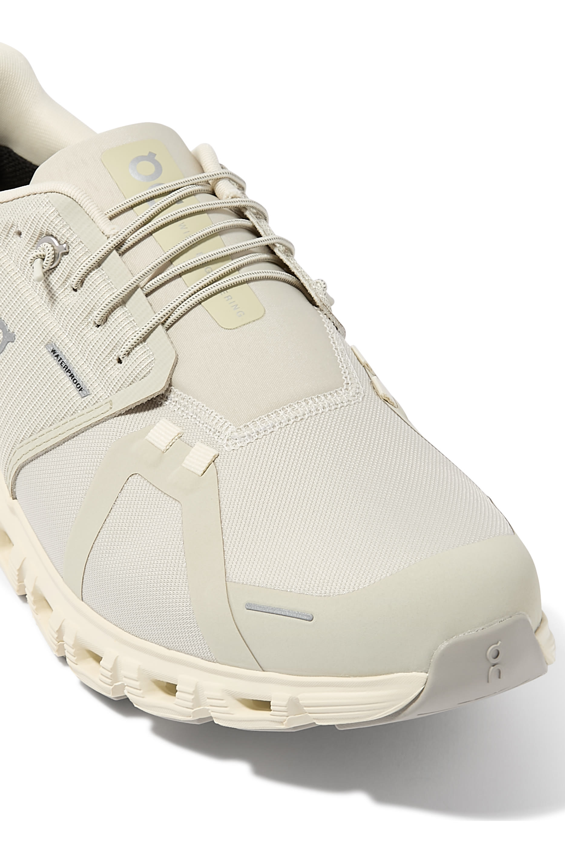  سنيكرز كلاود 6 مقاوم للماء للنساء