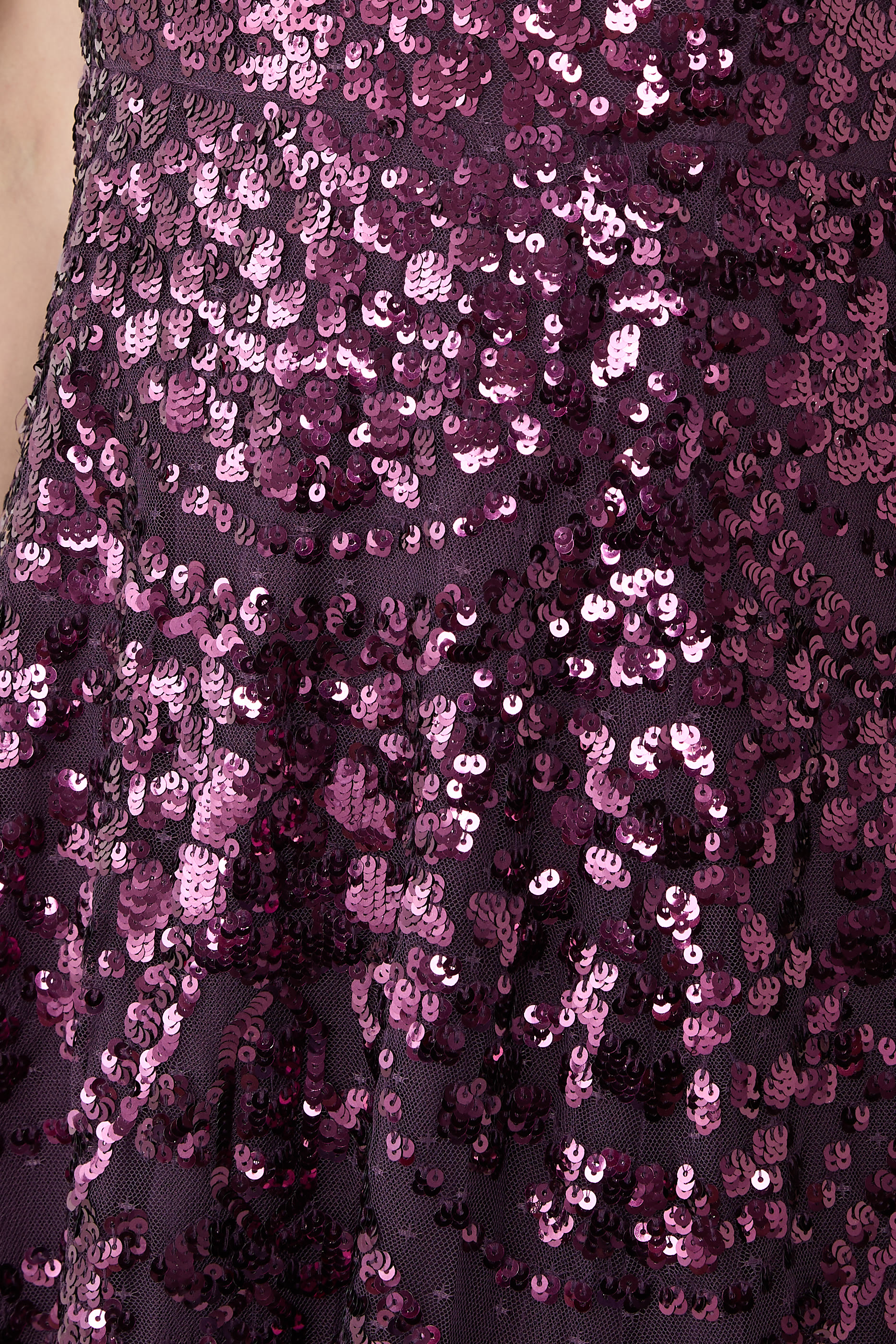 فستان سهرة شاندلير بكاب وقصة بطول الكاحل