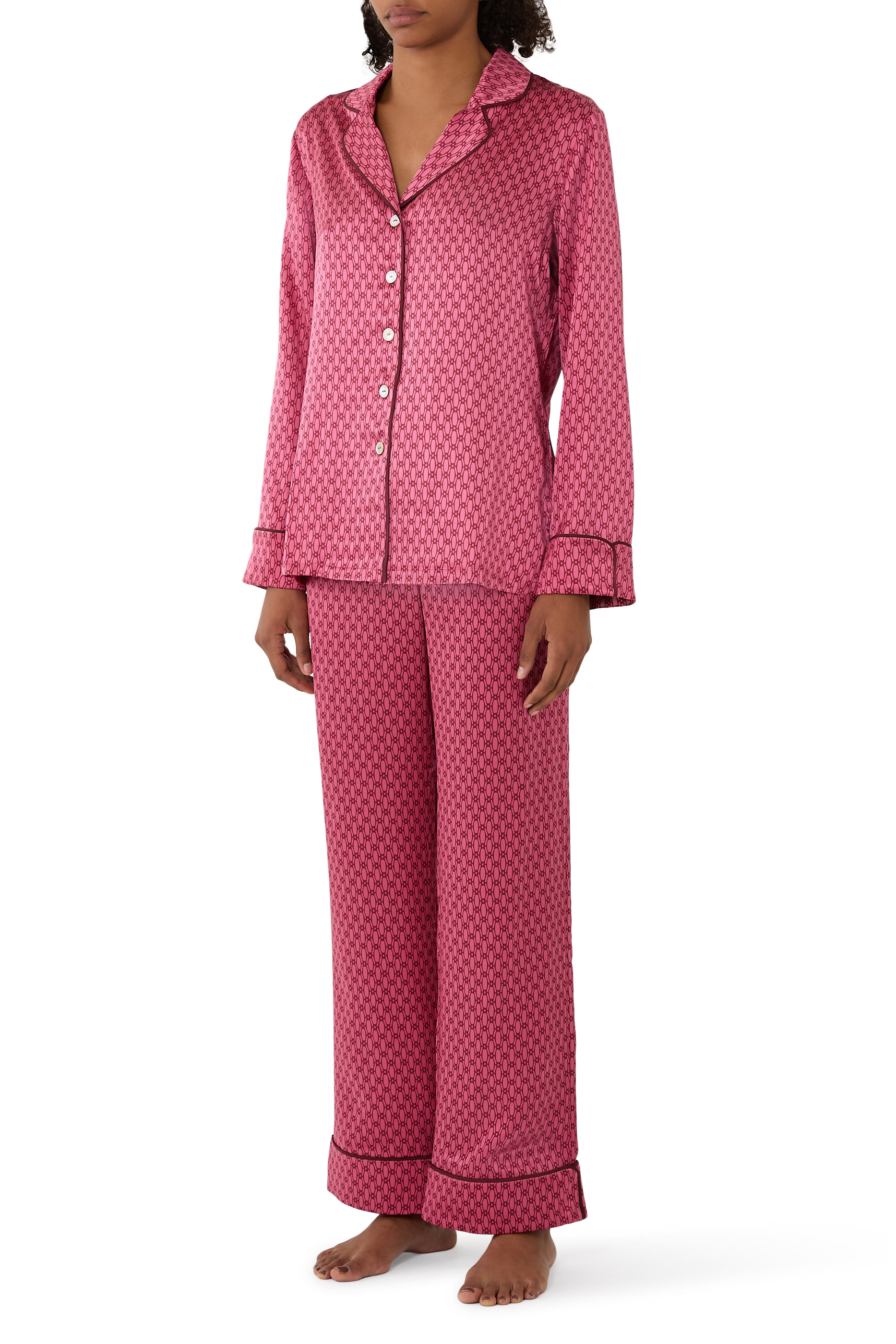 طقم بيجامة ليلا بنقشة حرير ستان