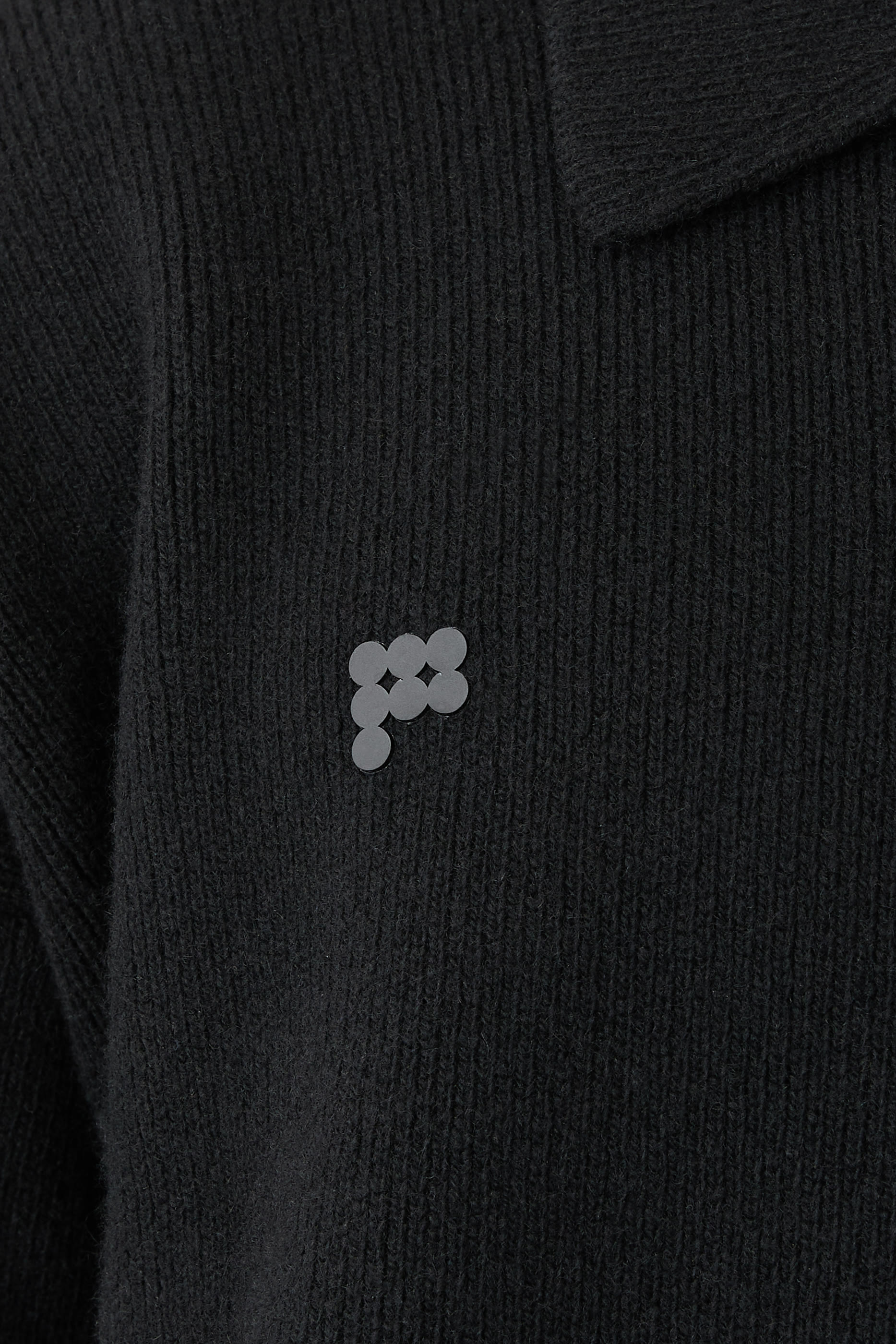 كنزة بولو كشمير معاد تدويره دي أن أي