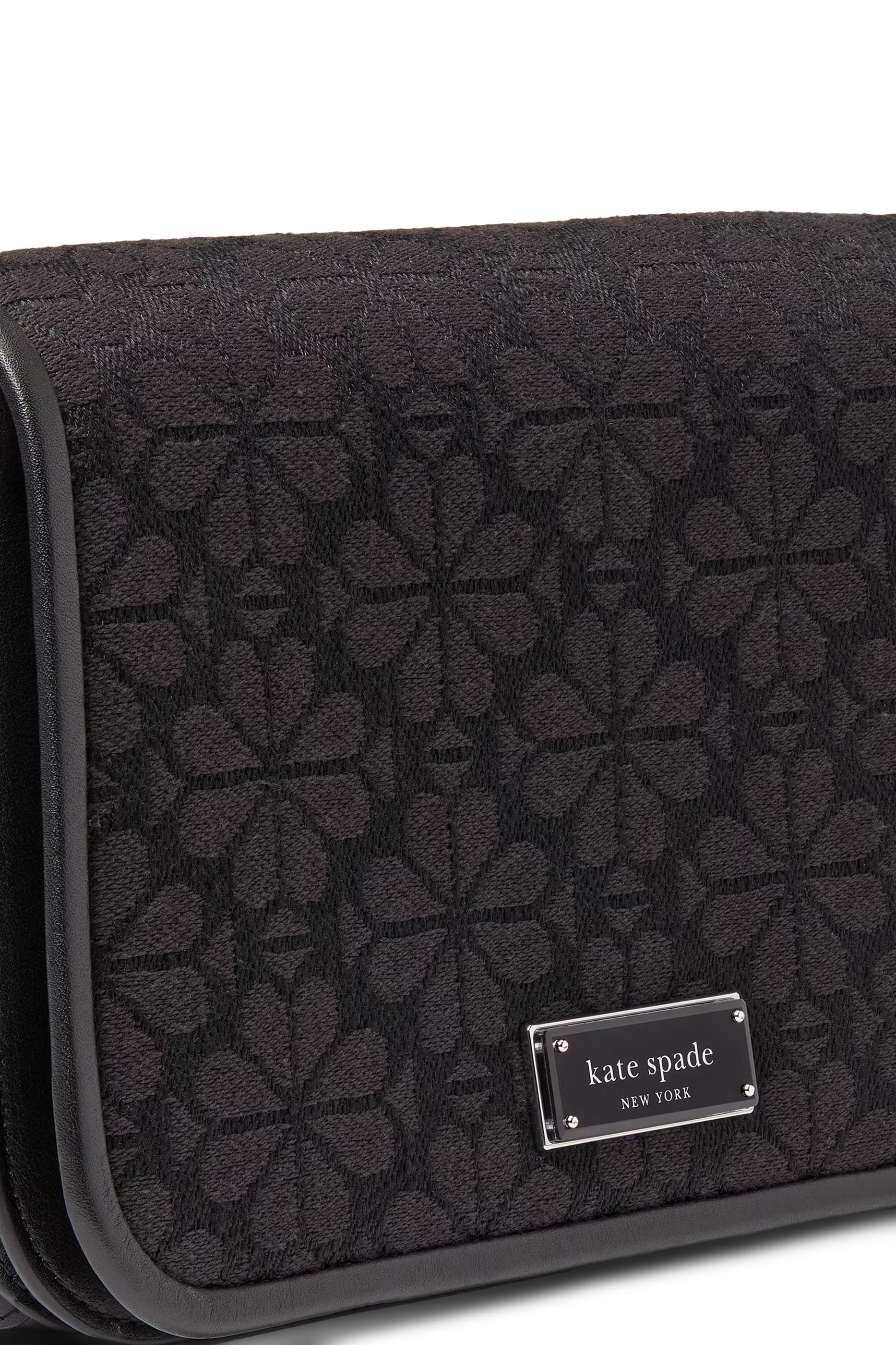 حقيبة كروس بودي صغيرة بغطاء قلاب ونقشة زهور بالشكل البستوني جاكار حقيبة كروس بودي صغيرة بغطاء قلاب ونقشة زهور بالشكل البستوني جاكار