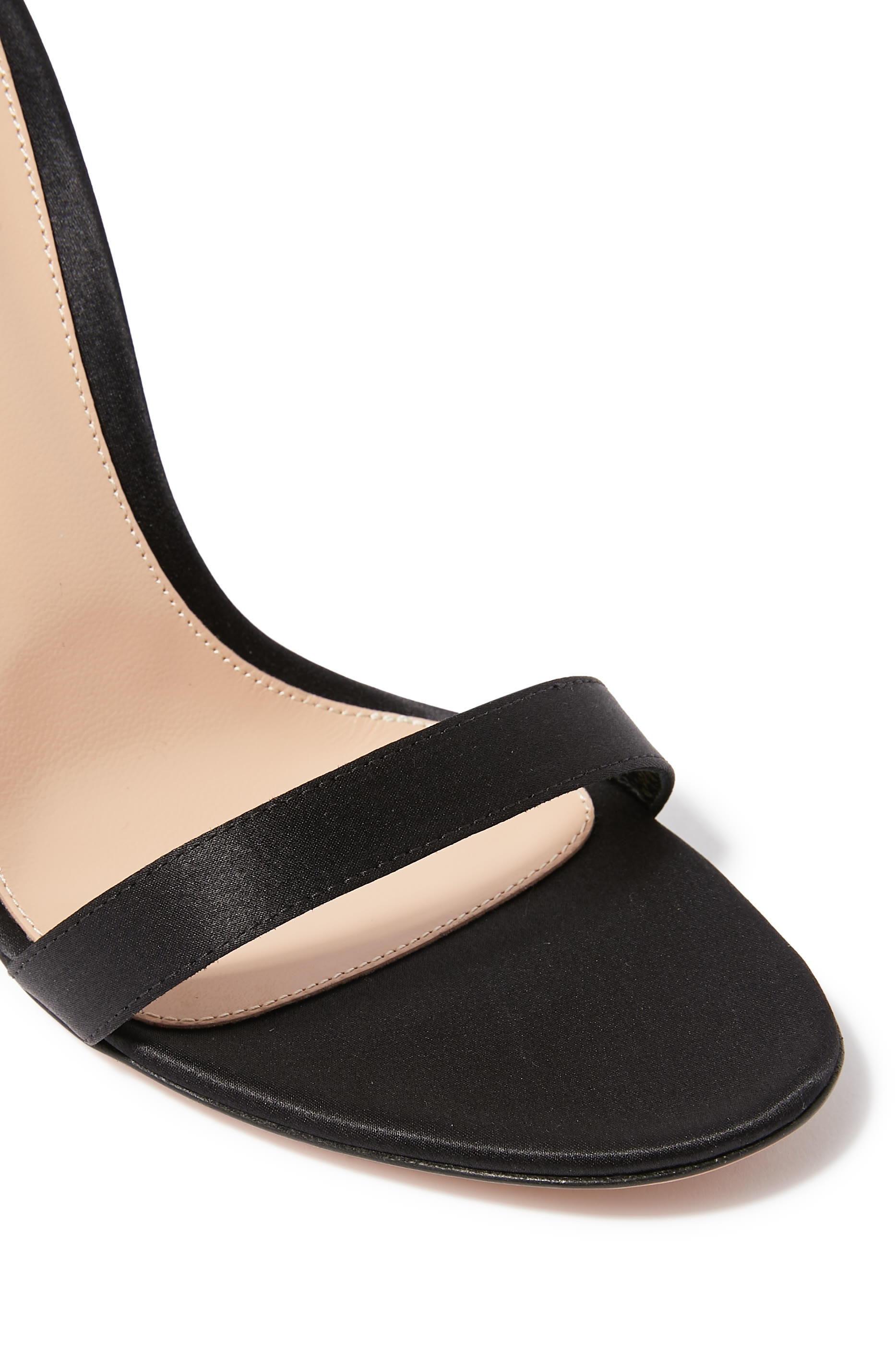 صندل أدور 105