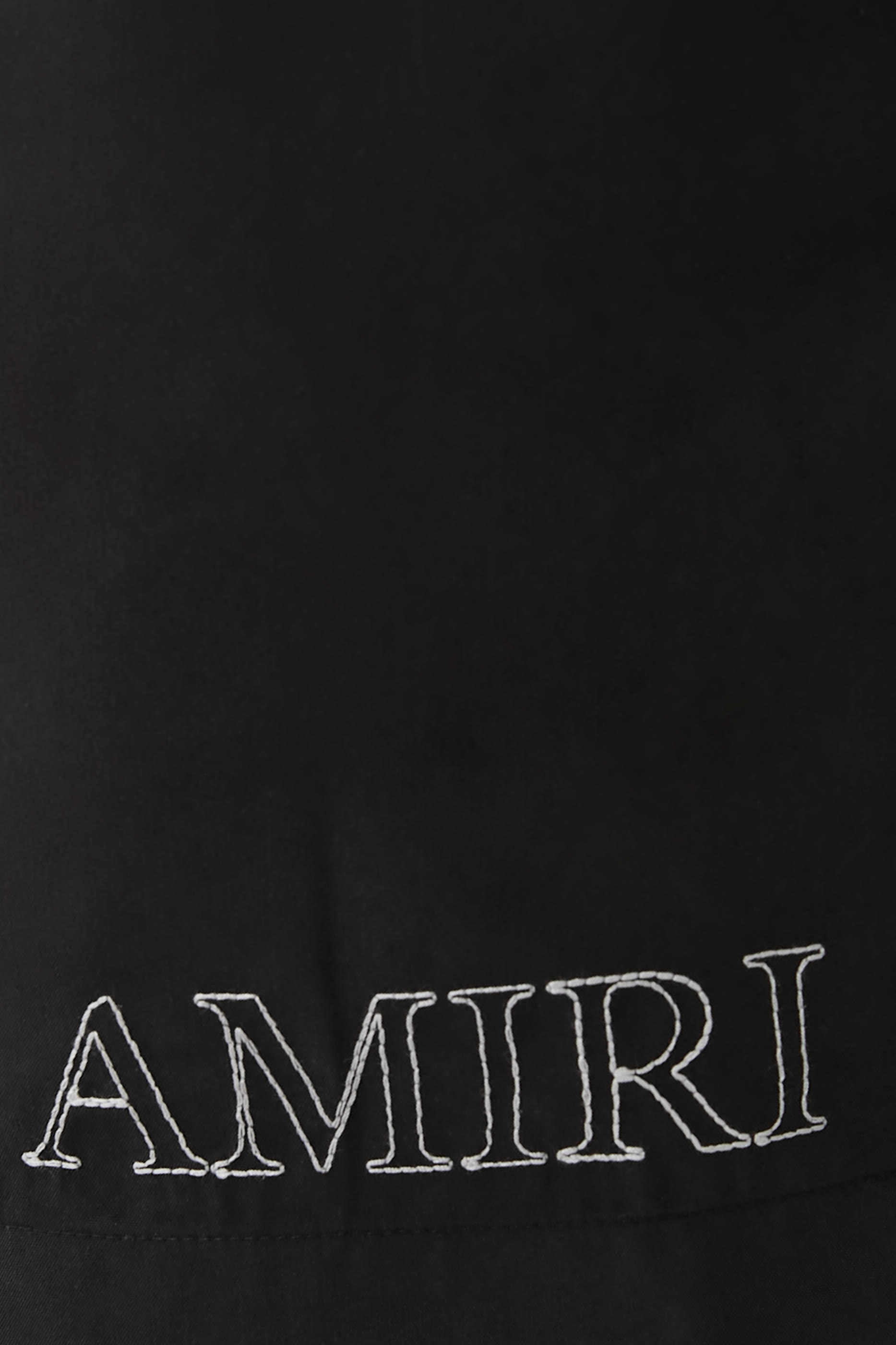 شورت ام ايه بشعار الماركة