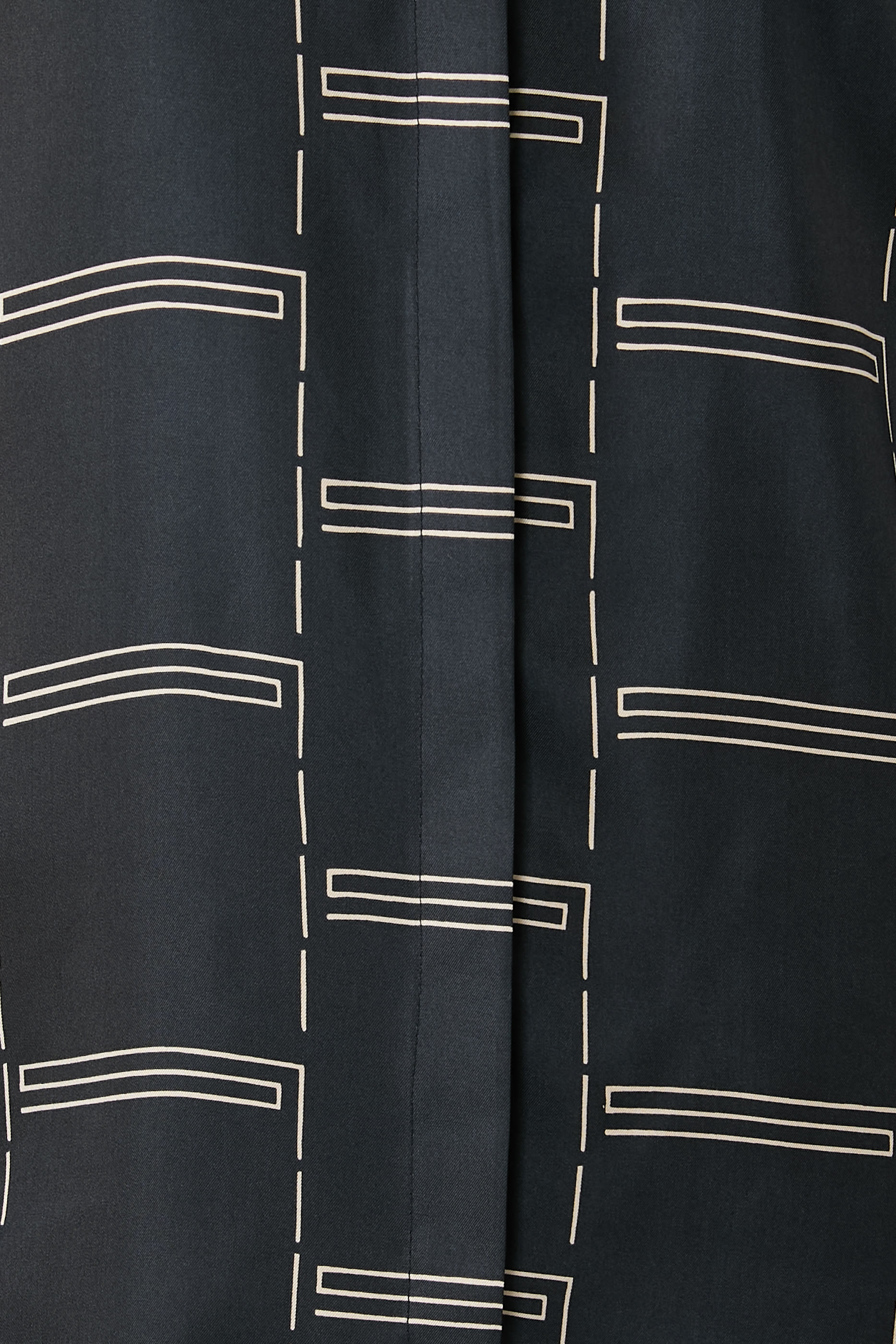 قميص بأكمام طويلة تويل