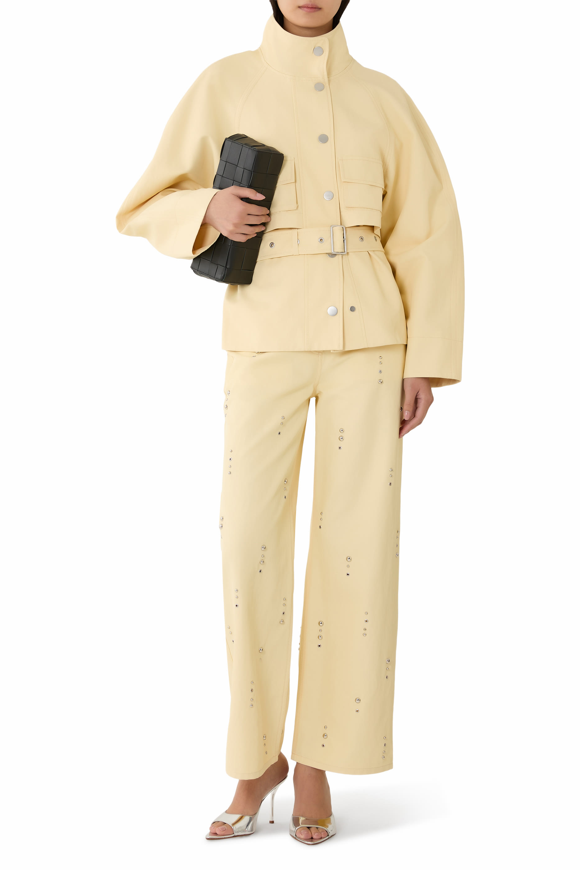 بنطال بقصة ساق واسعة مرصع بأحجار