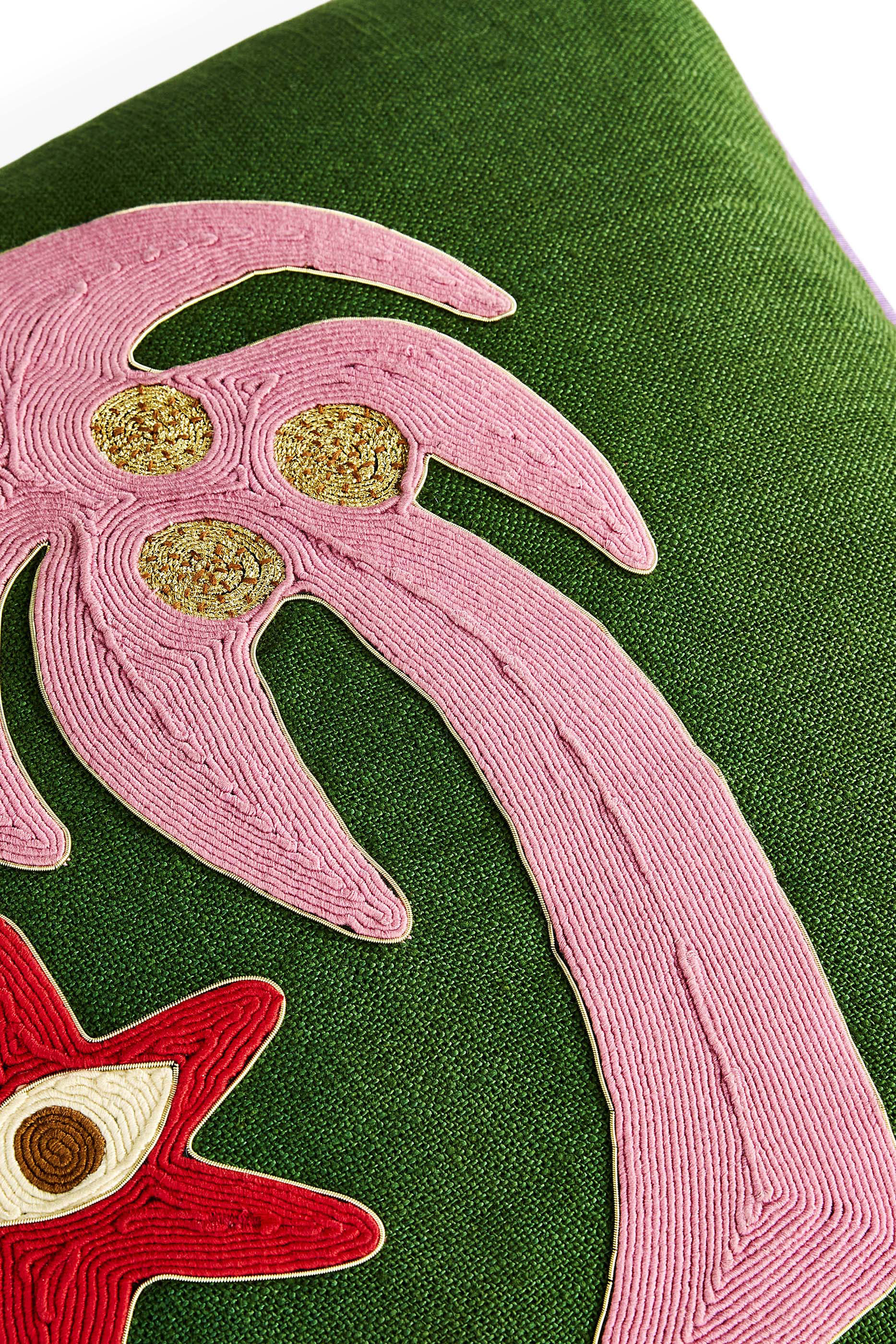 وسادة بلايا مزينة بنخيل بتطريز بنمط حبل