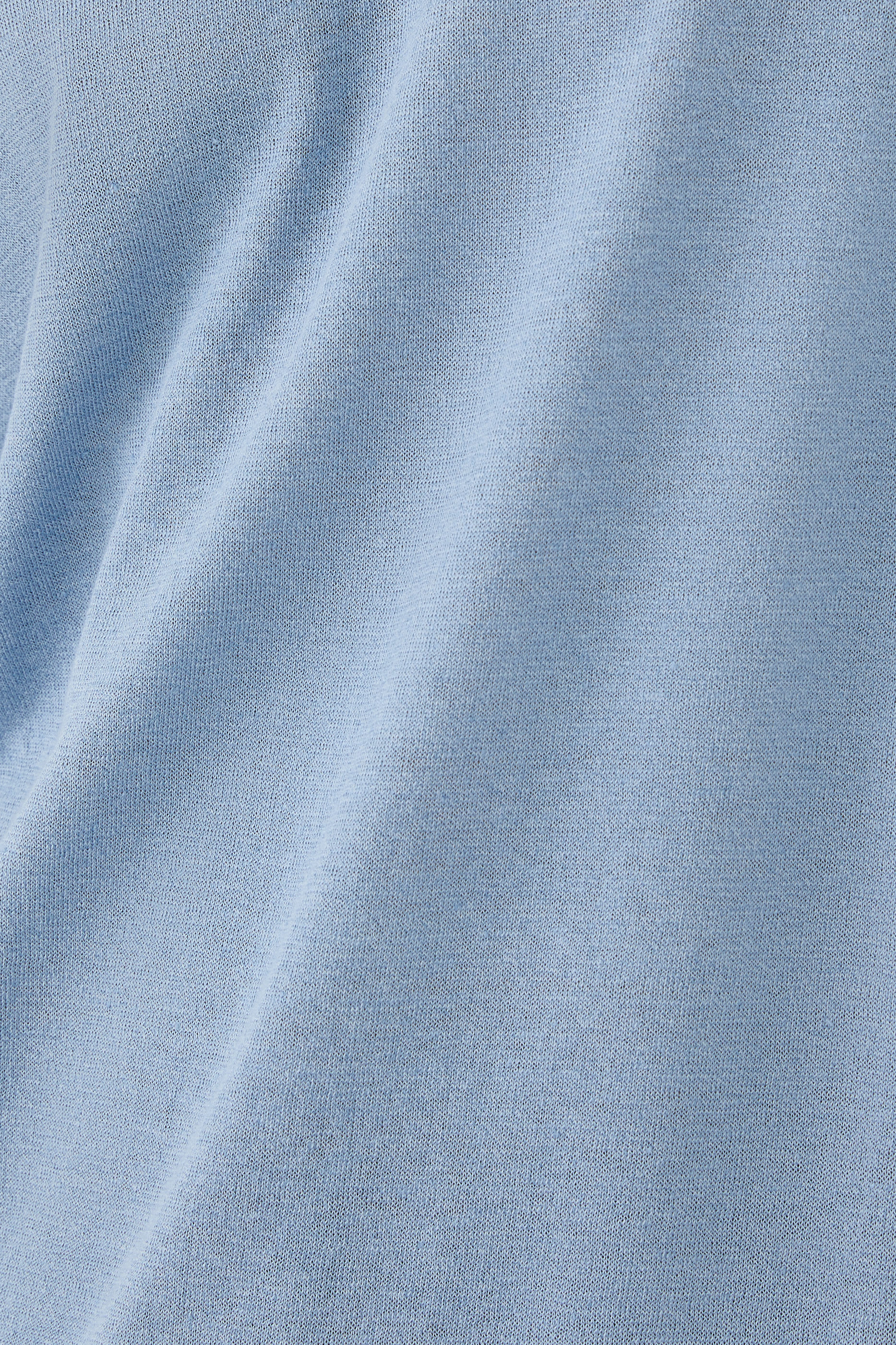 تيشيرت قطن وكتان بقصة ضيقة