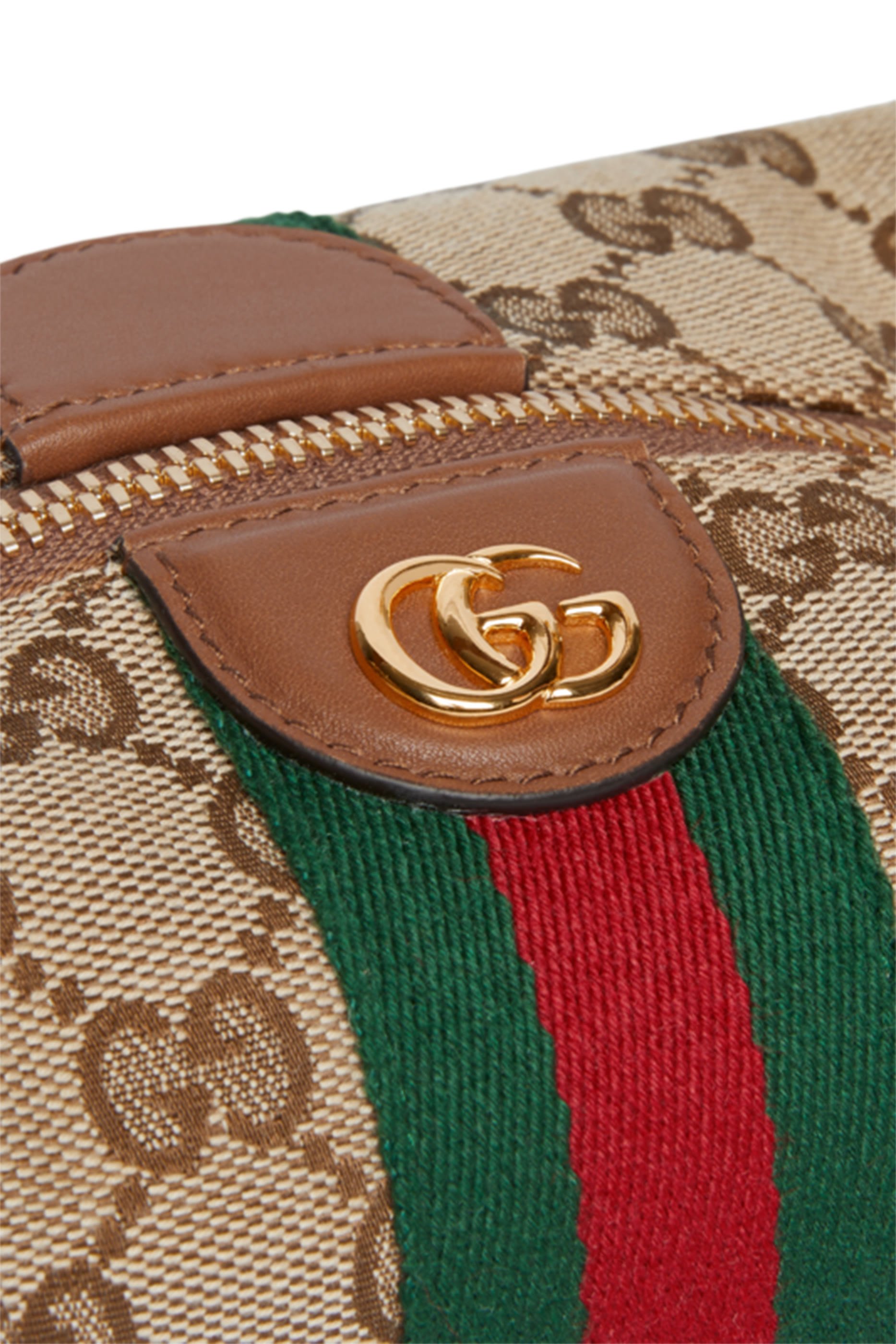 حقيبة مكياج صغيرة