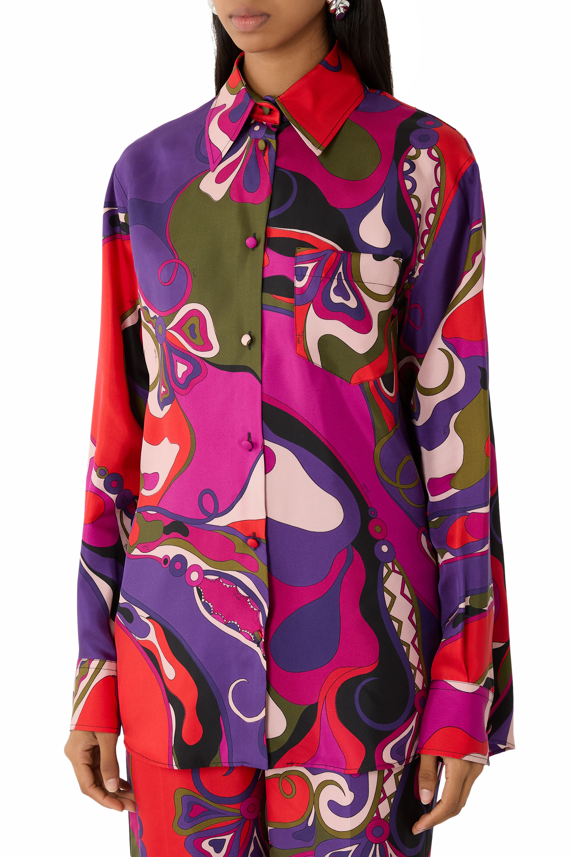 قميص بنقشة غرافيكية