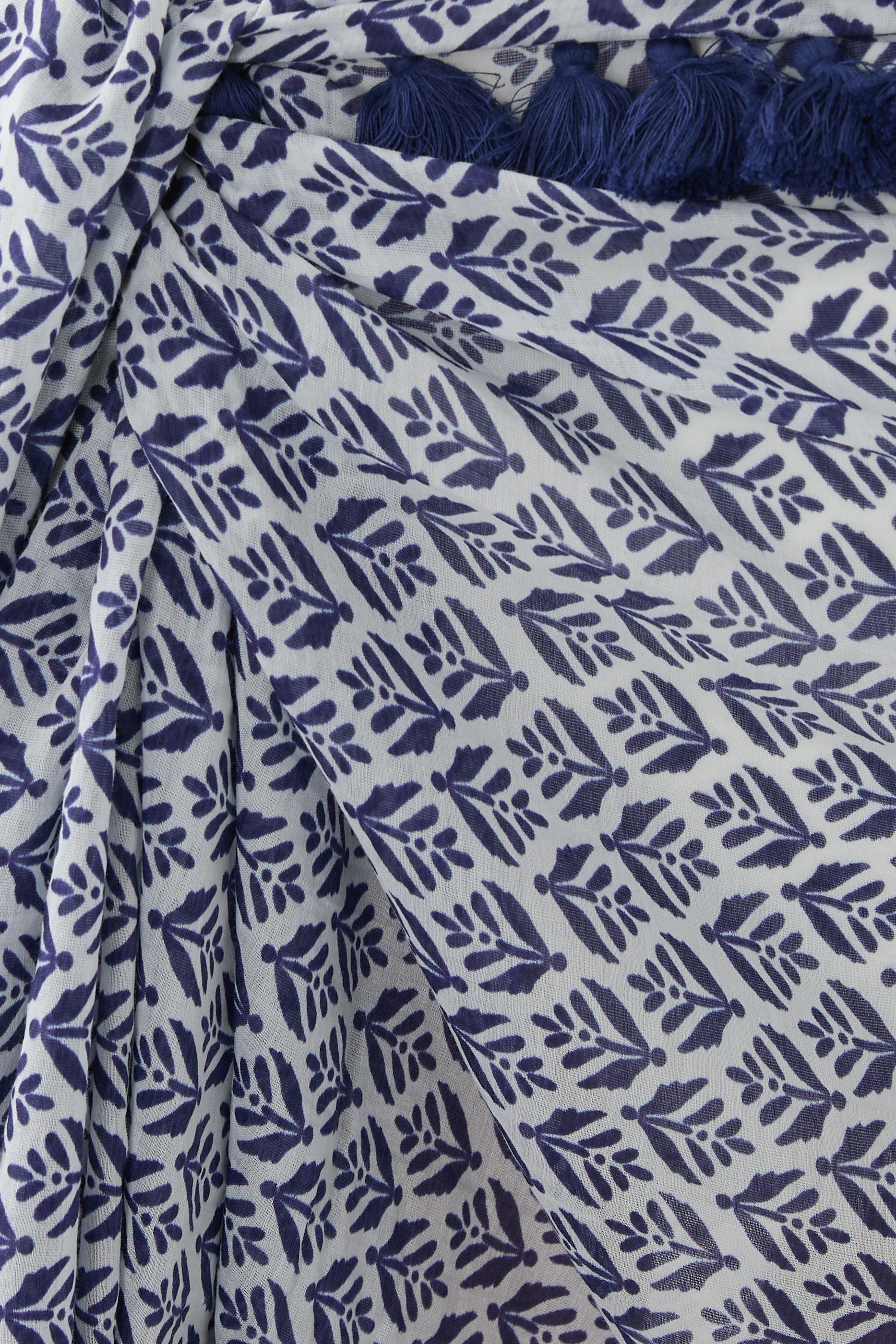 سارونغ كيب كود مزين بالشراشيب 