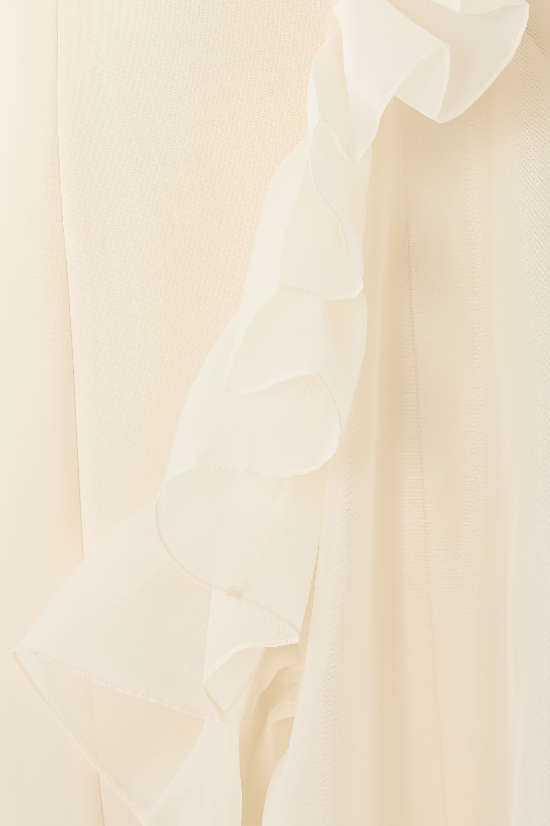 فستان سهرة بلا حمالات بجزء جانبي درابيه مكشكش أورجانزا