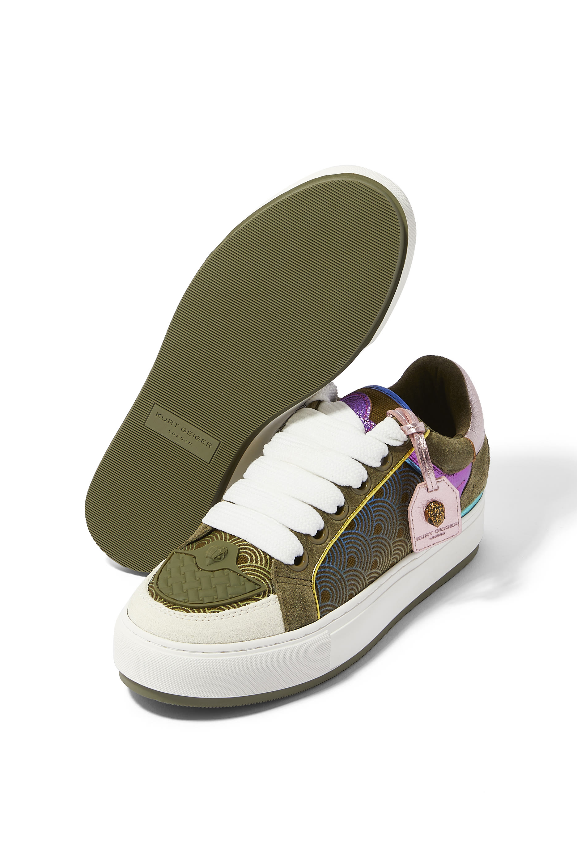 سنيكرز ساوث بانك جلد بشارة