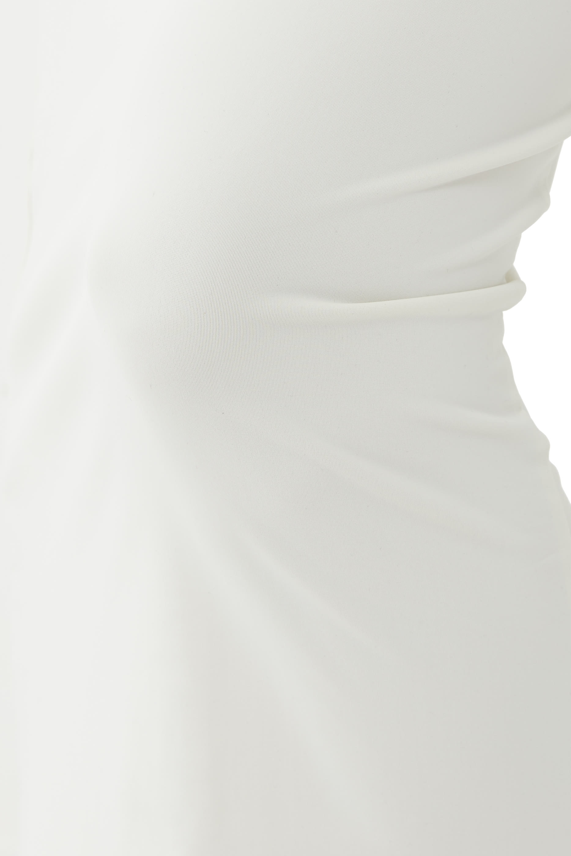 فستان طويل بلا أكمام