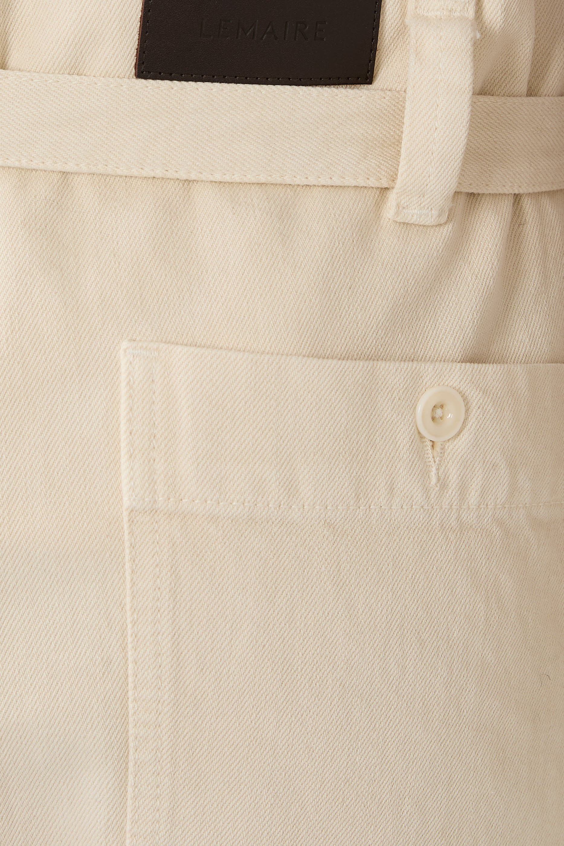 بنطال ويرك وير بقصة طويلة