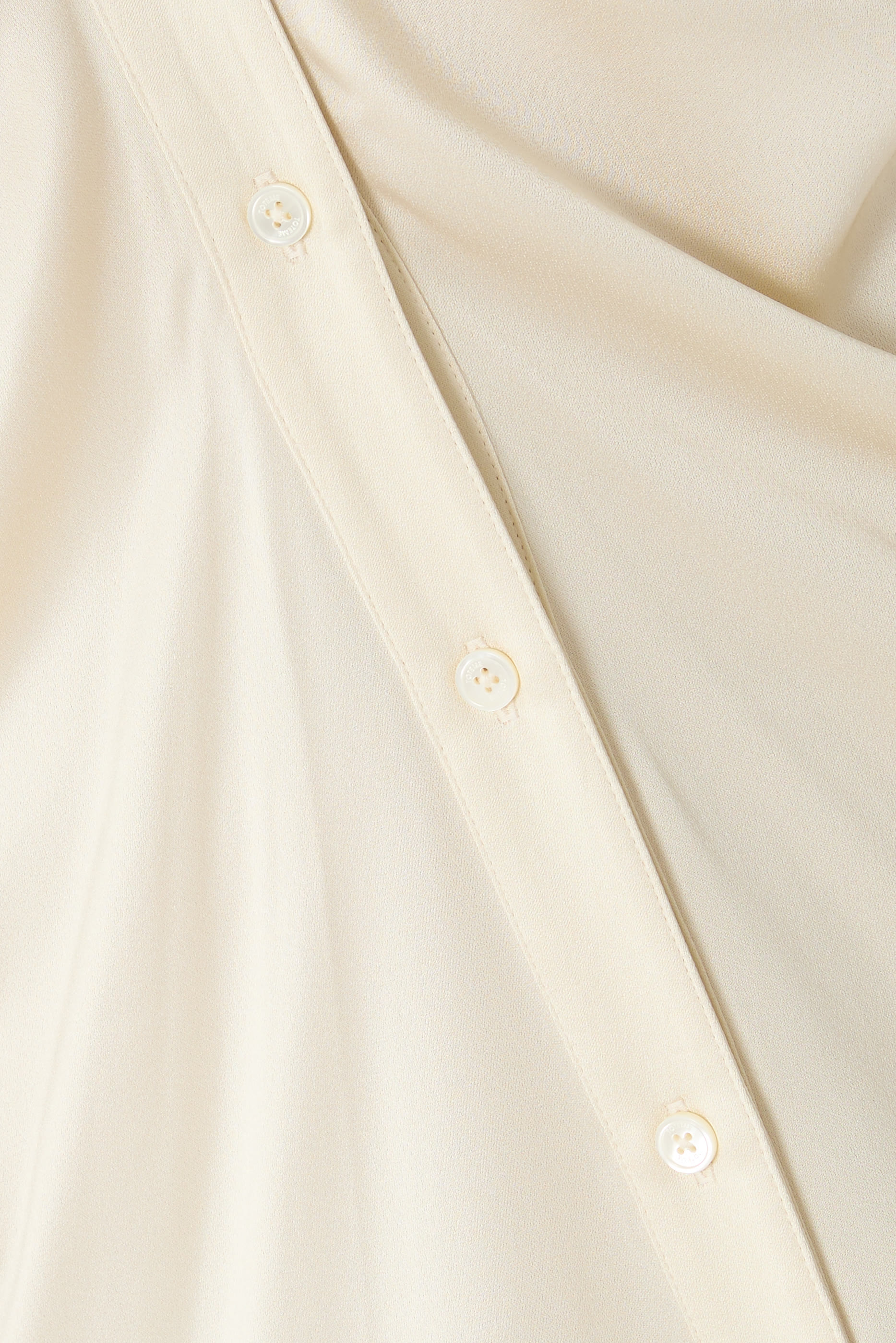 فستان بنمط قميص بقصة مريحة