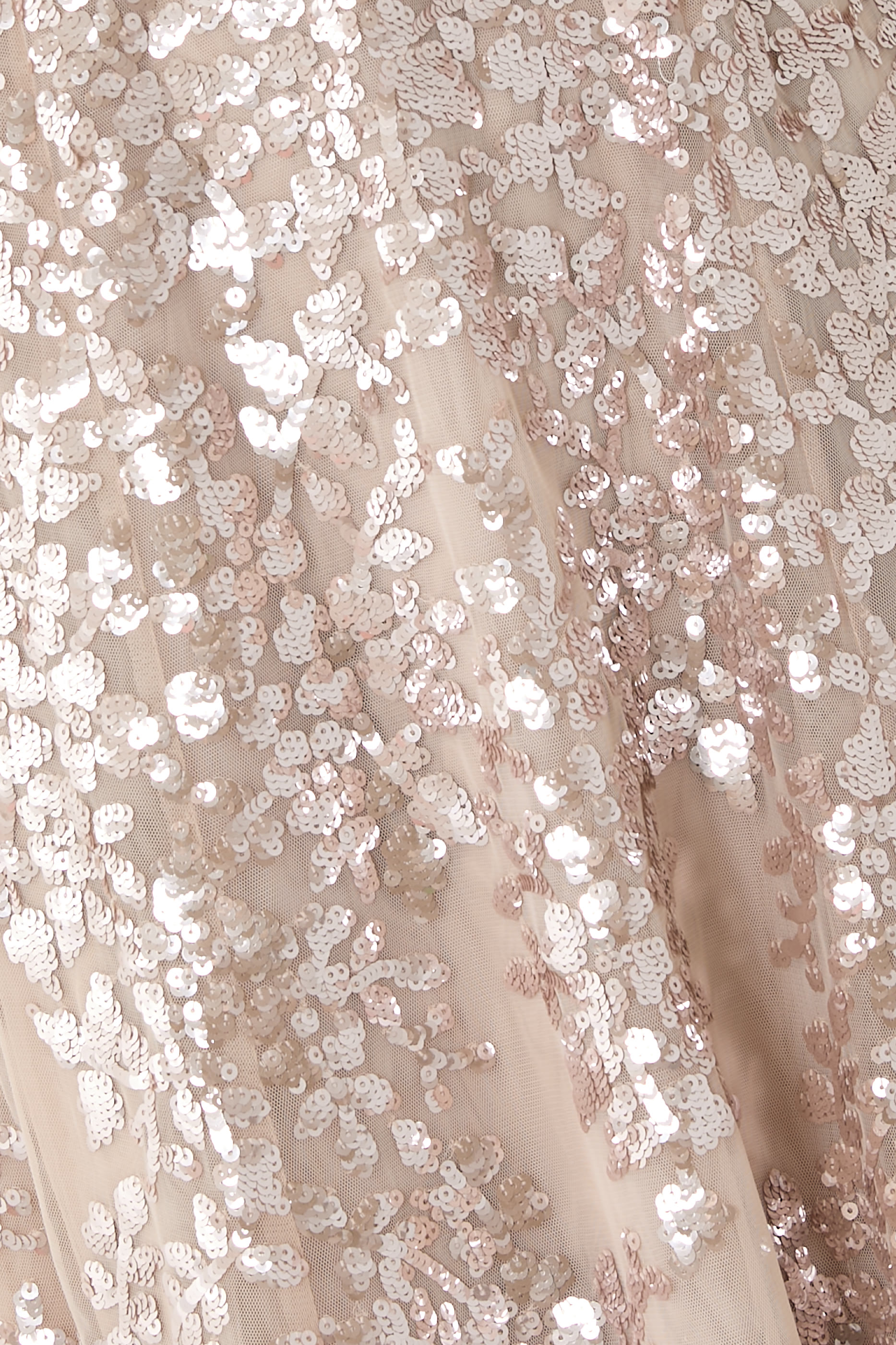 فستان سهرة روزانا بياقة مستديرة ونقشة بتصميم شبكي