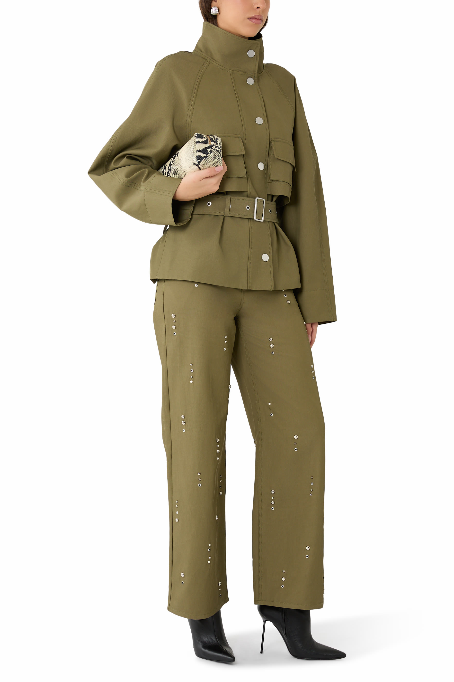 بنطال بقصة ساق واسعة مرصع بأحجار