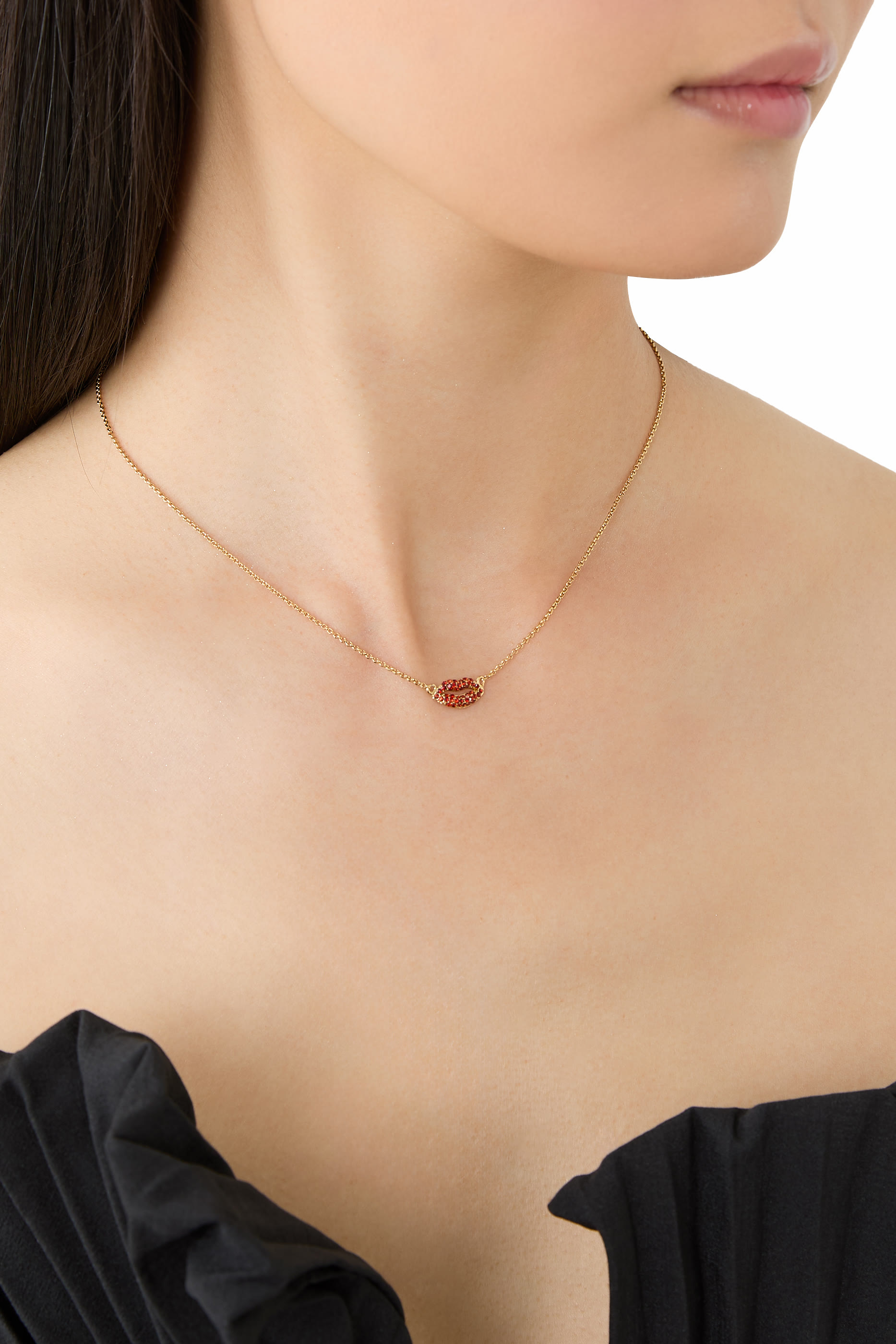 قلادة هيت ذا تاون بدلاية صغيرة بتصميم شفاه مرصعة بأحجار زركونيا مكعبة، معدن مطلي