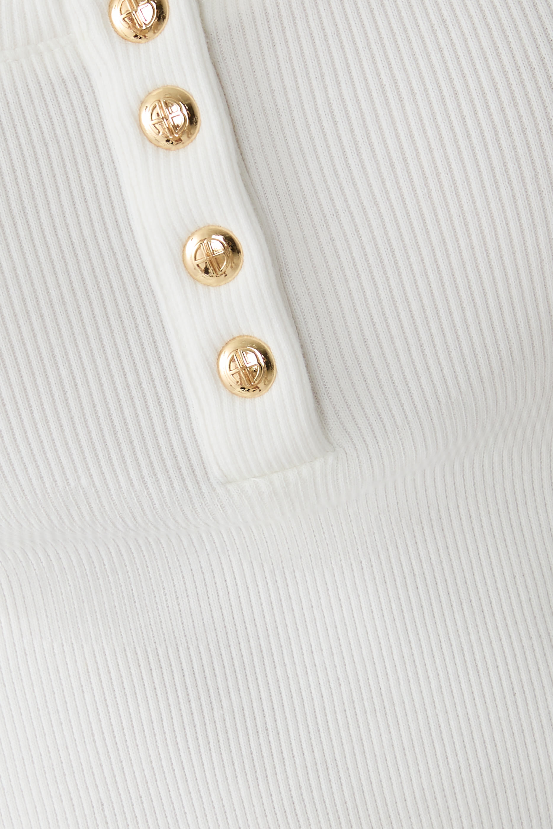 بلوزة أليسيا بلا أكمام