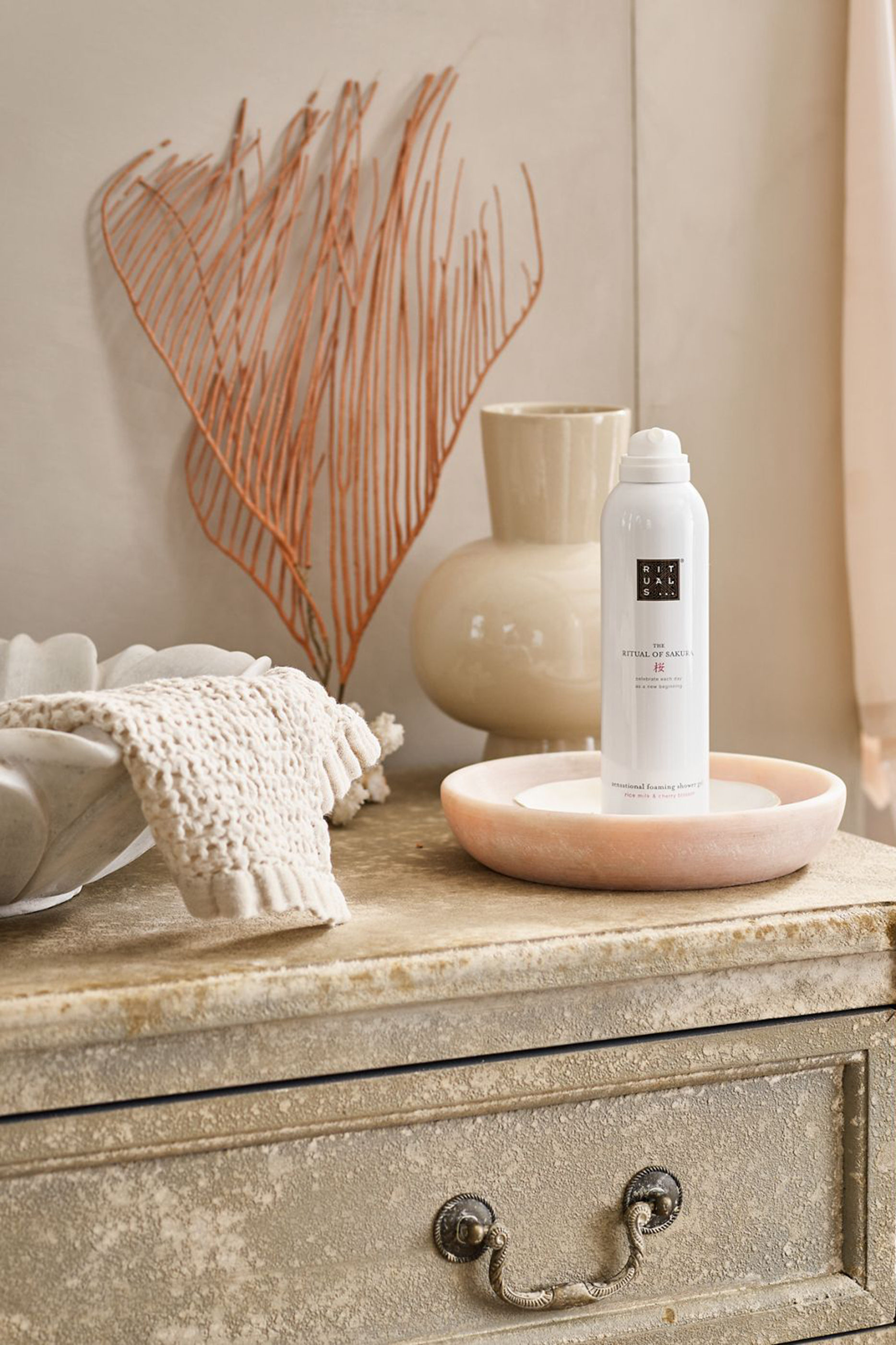 The Ritual of Sakura Foaming Shower Gel