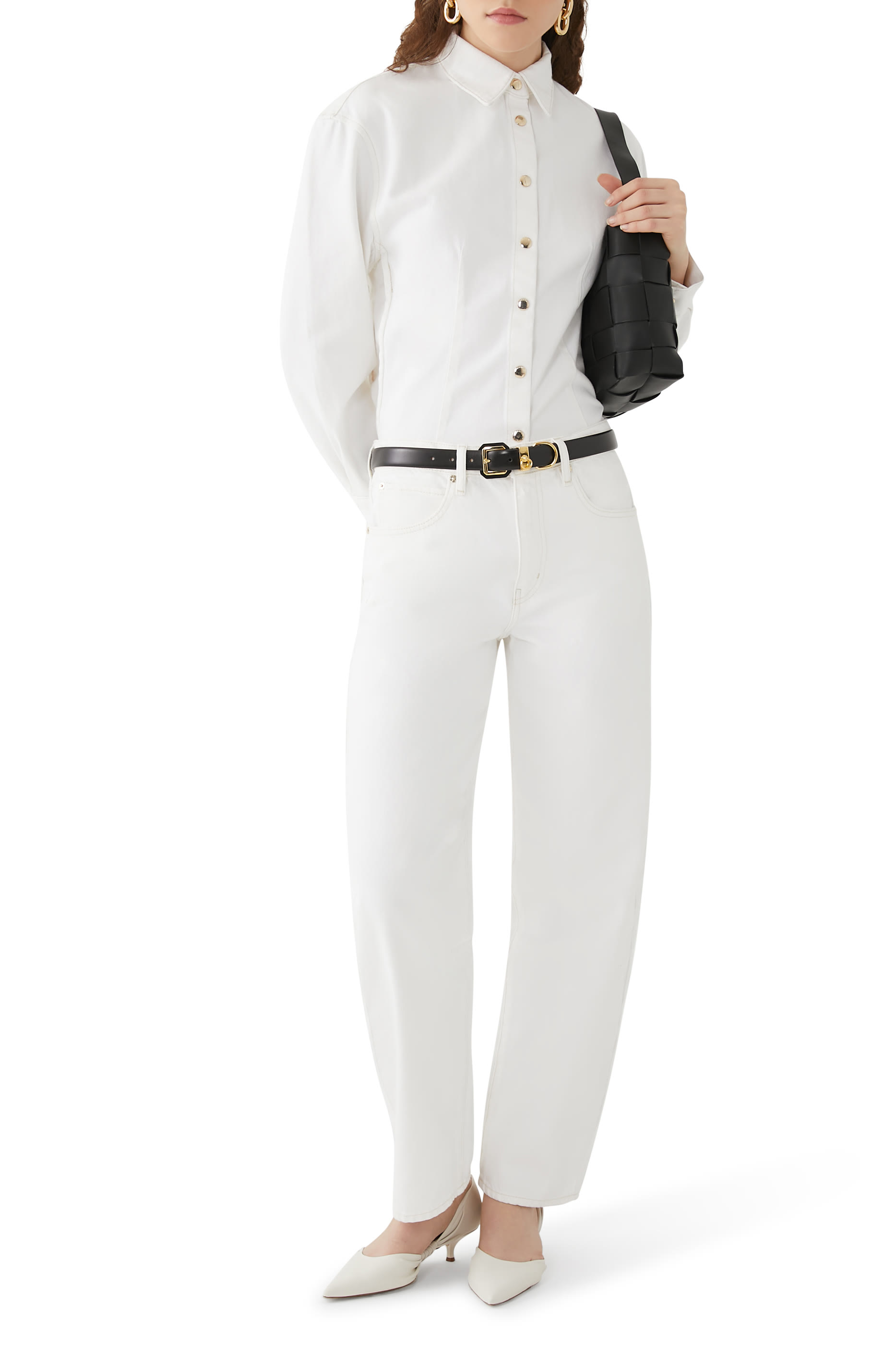 قميص بأكمام طويلة