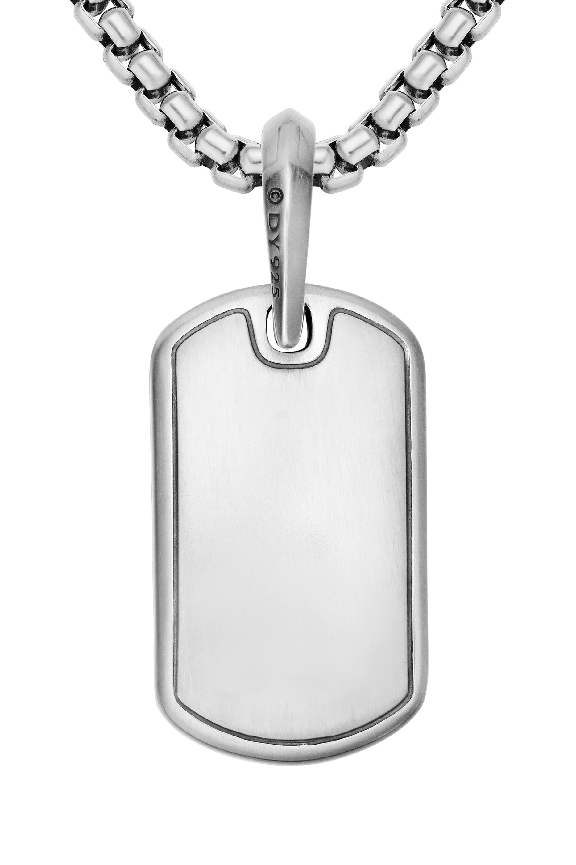 قلادة بدلاية محفورة بخطوط مموجة، فضة استرلينية