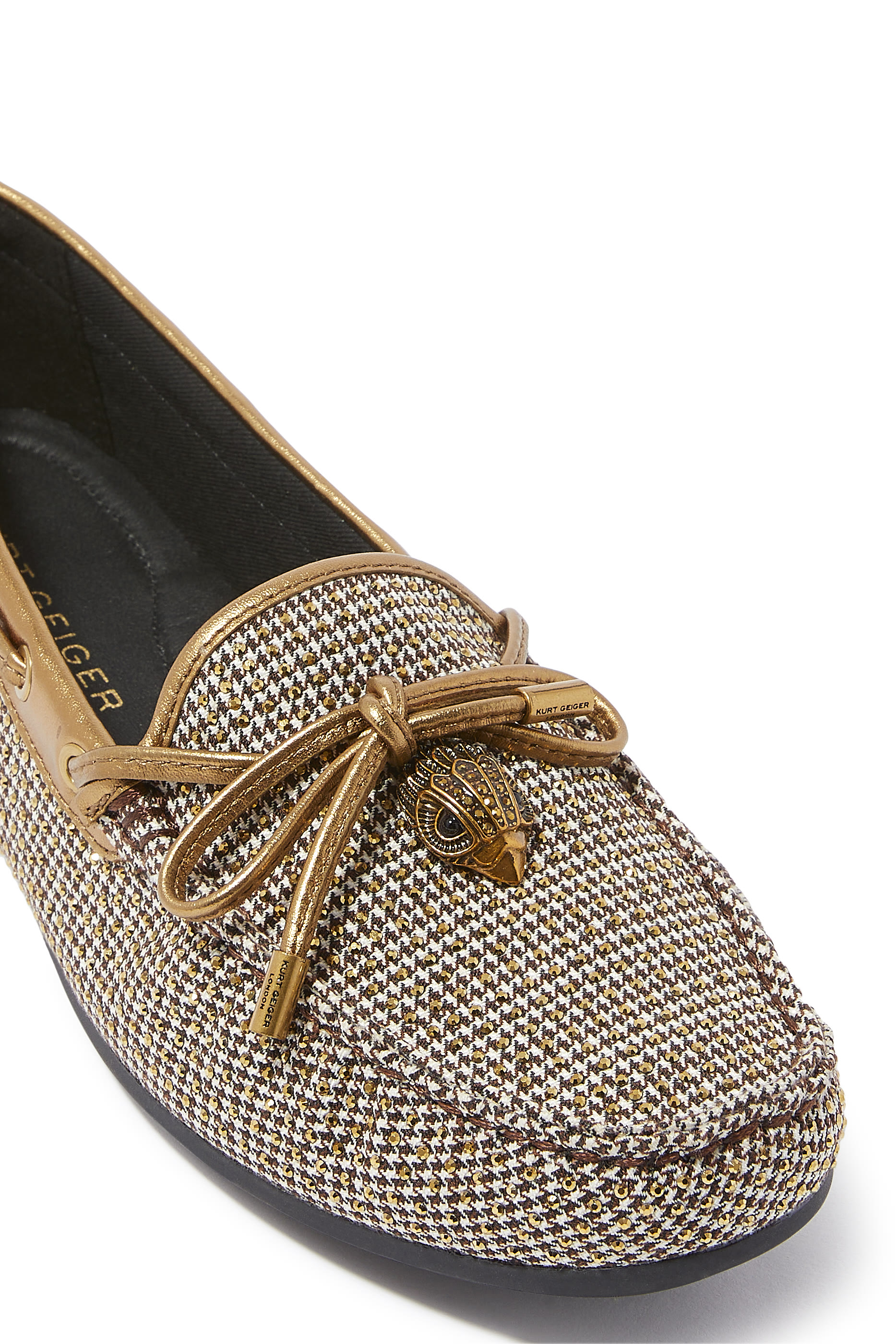 حذاء خفيف جلد بحلية رأس النسر