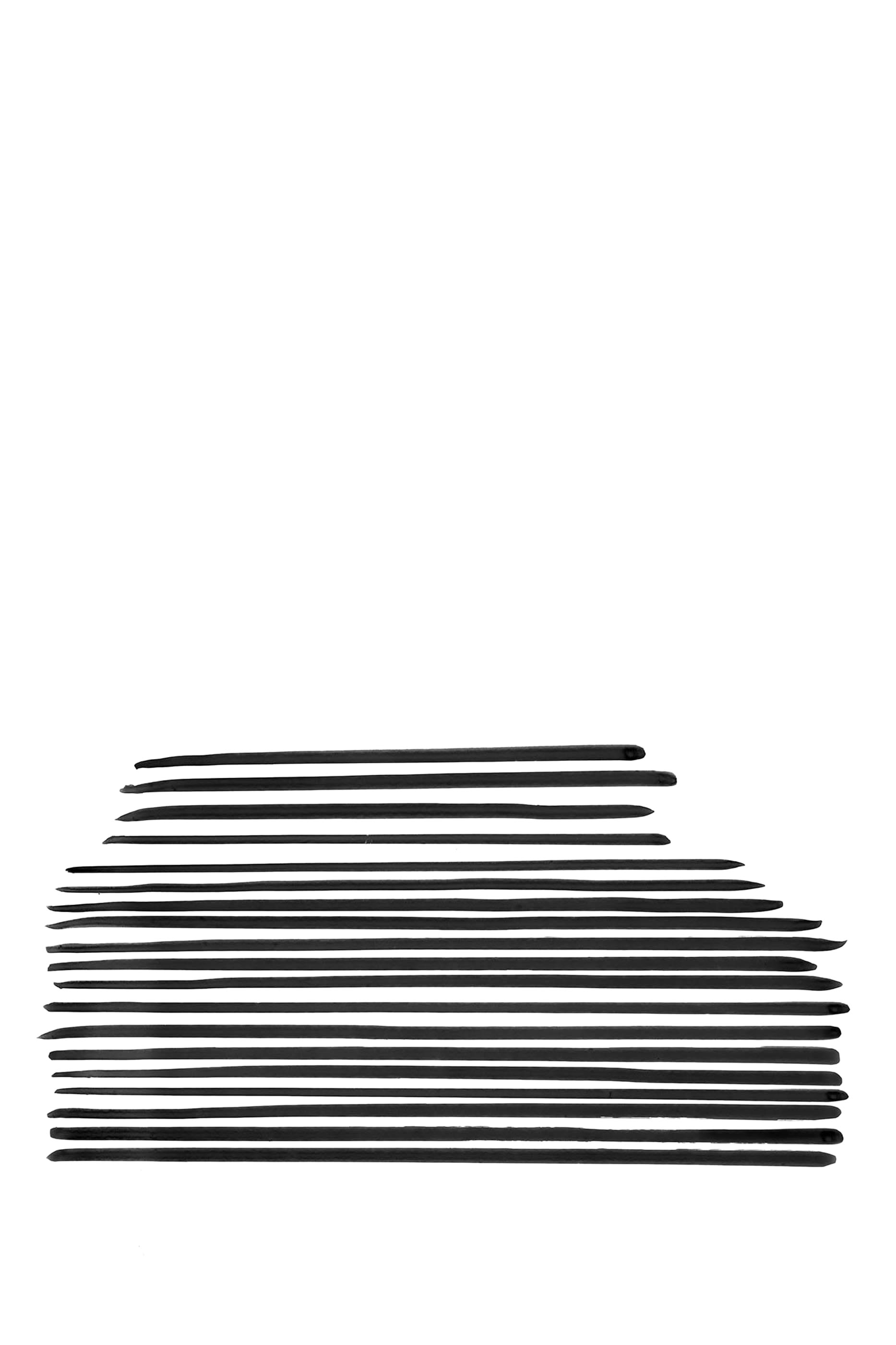 قلم محدد عيون برش ستروك يدوم 24 ساعة درجة أسود