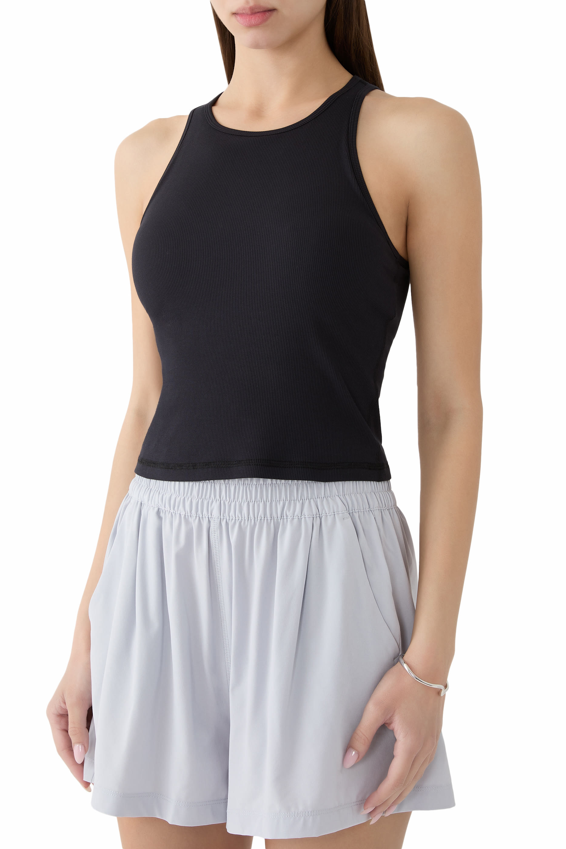 بلوزة بوز بليو بلا أكمام