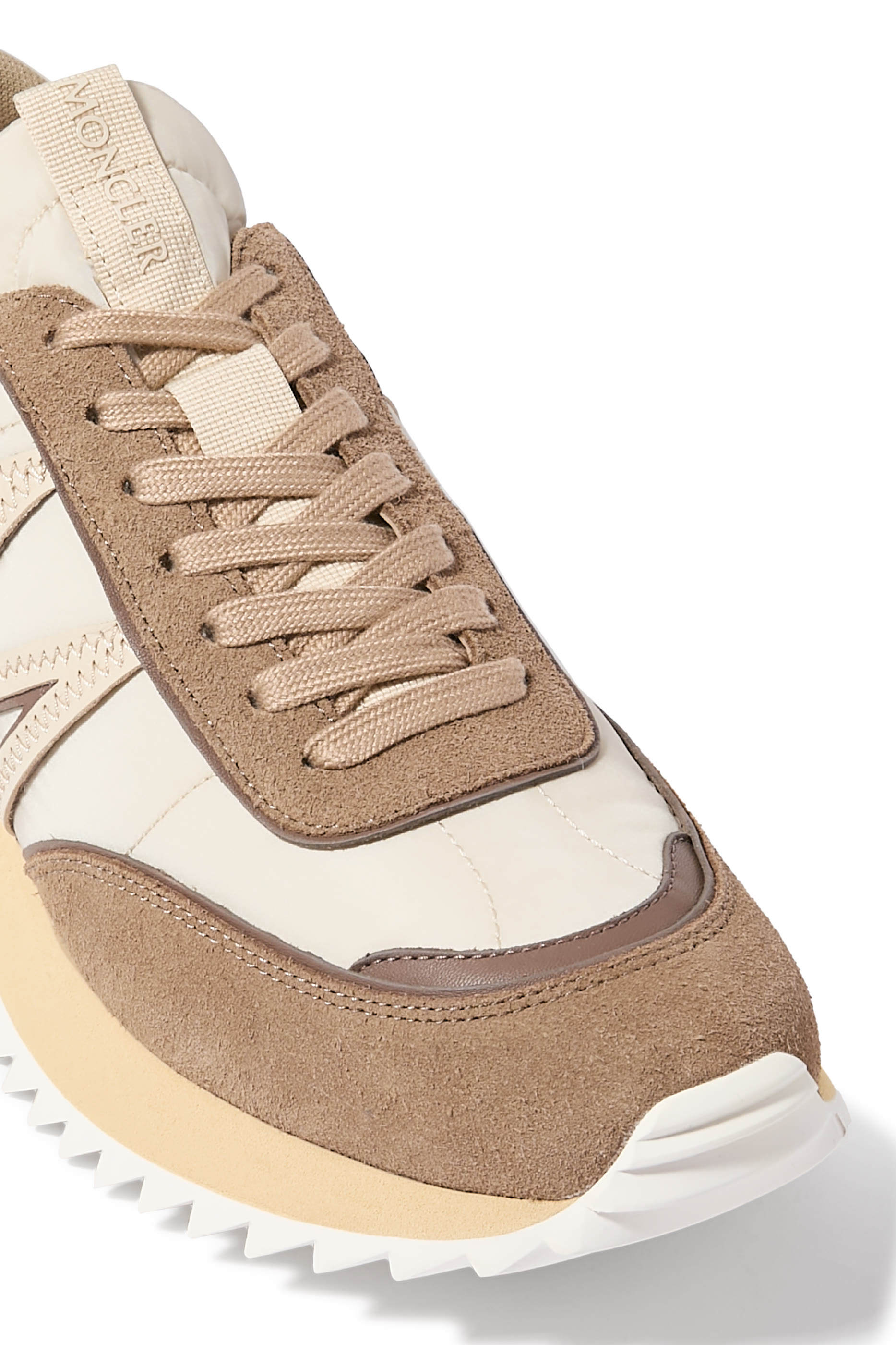 سنيكرز باسي بكاحل منخفض