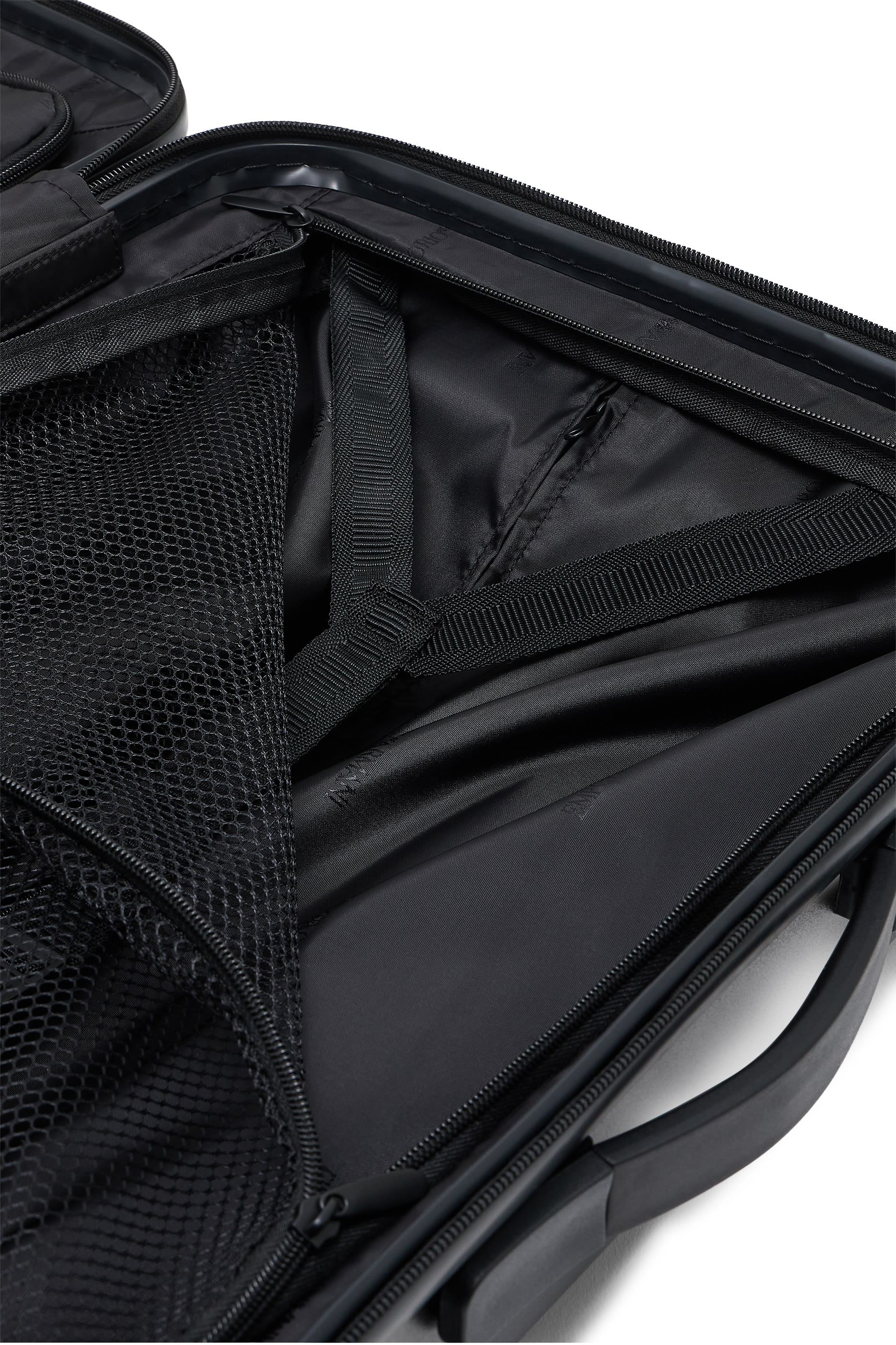 حقيبة سفر أي بي اس بشعار الماركة