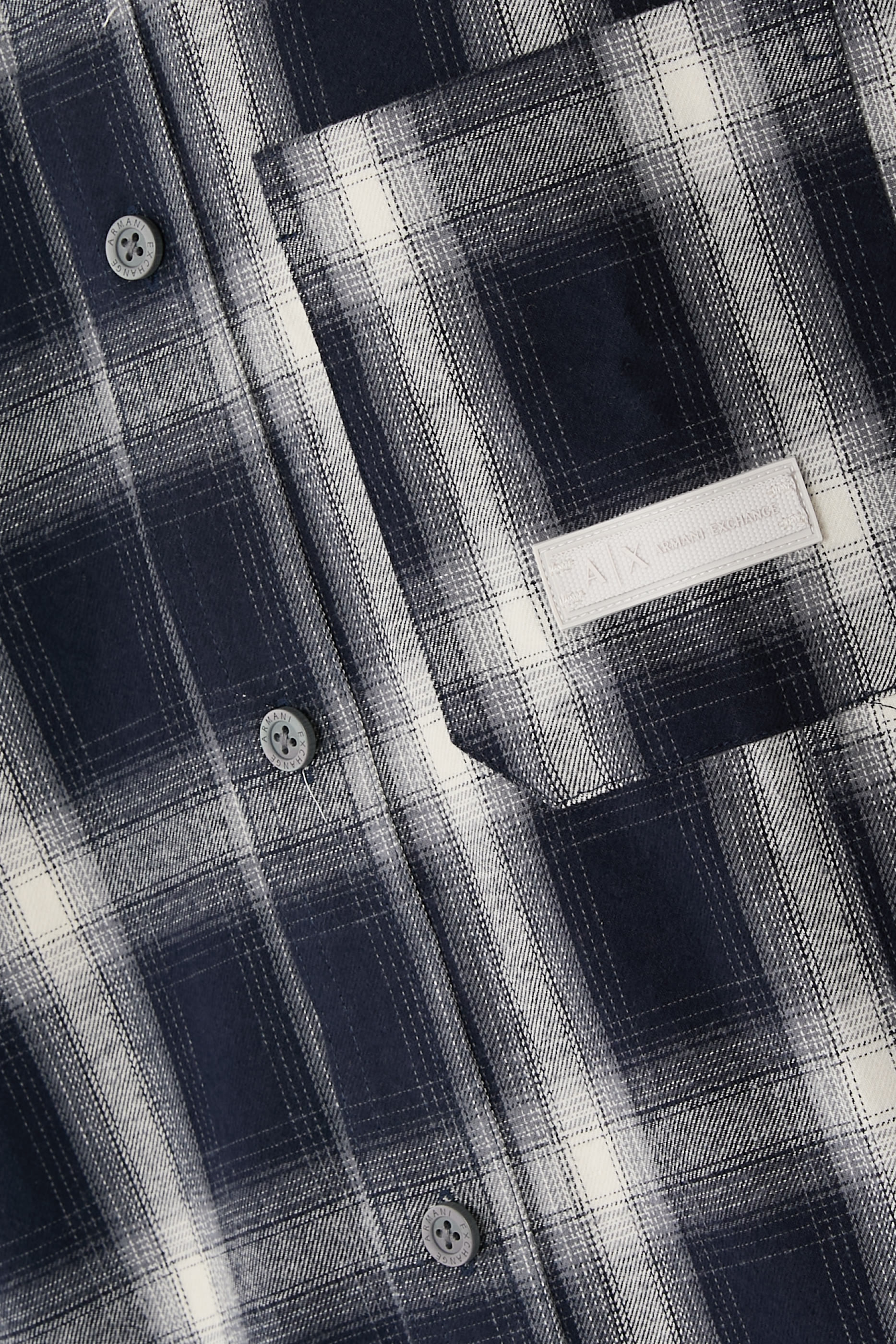 قميص بنقشة مربعات وقصة عادية 