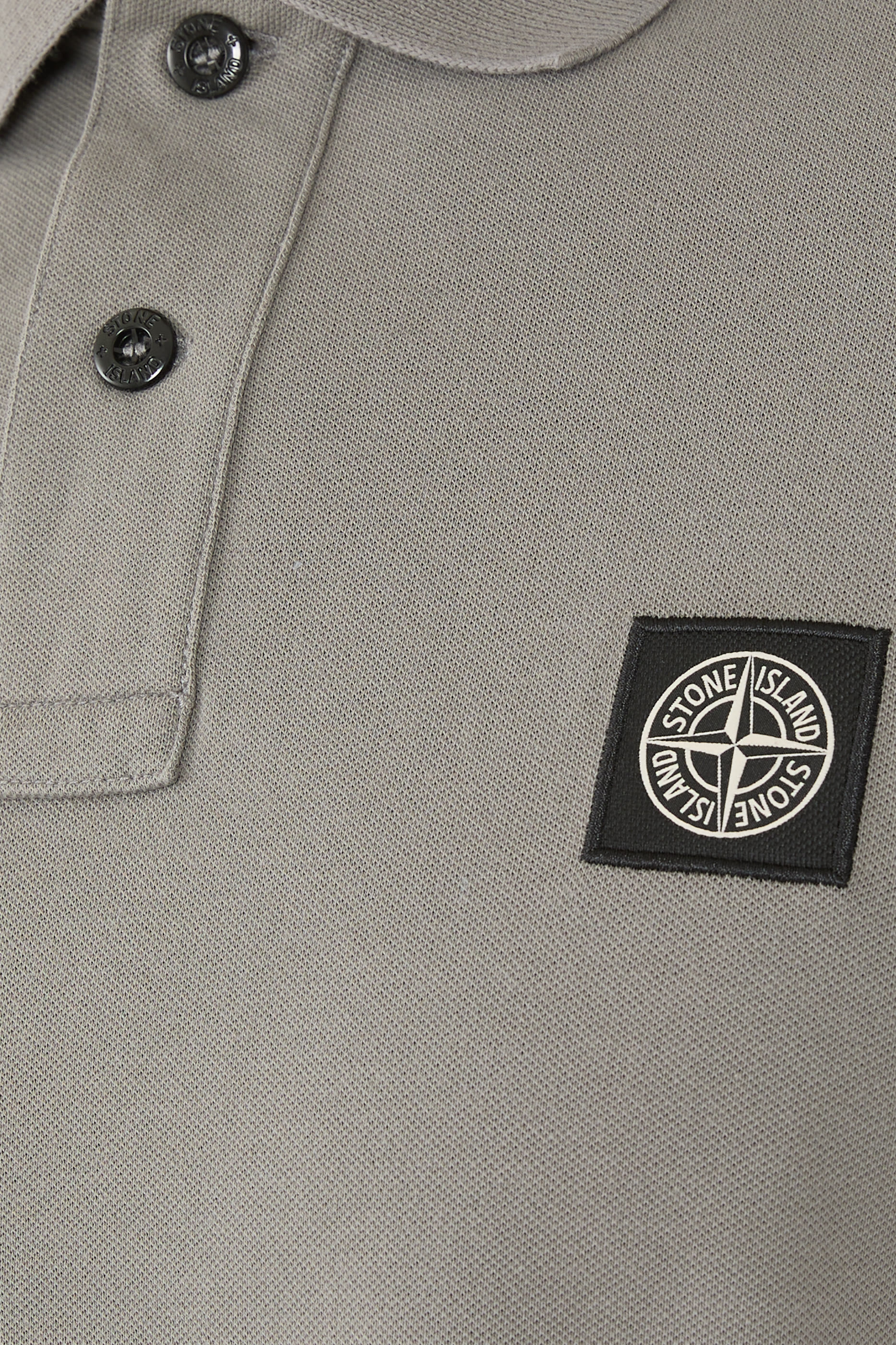 قميص بولو بأكمام قصيرة