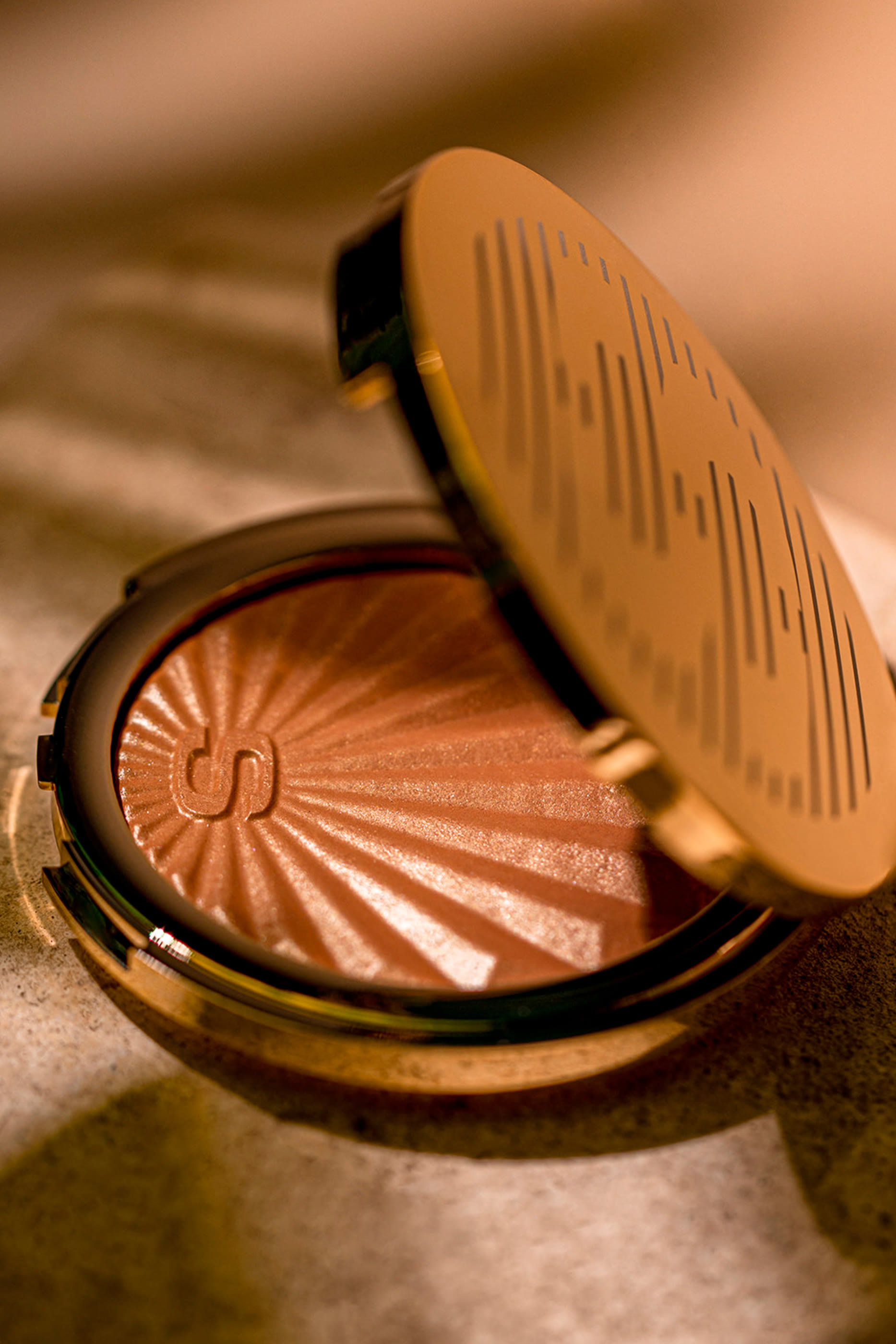 برونزر فيتو-توش إيلوجن اوف سامر