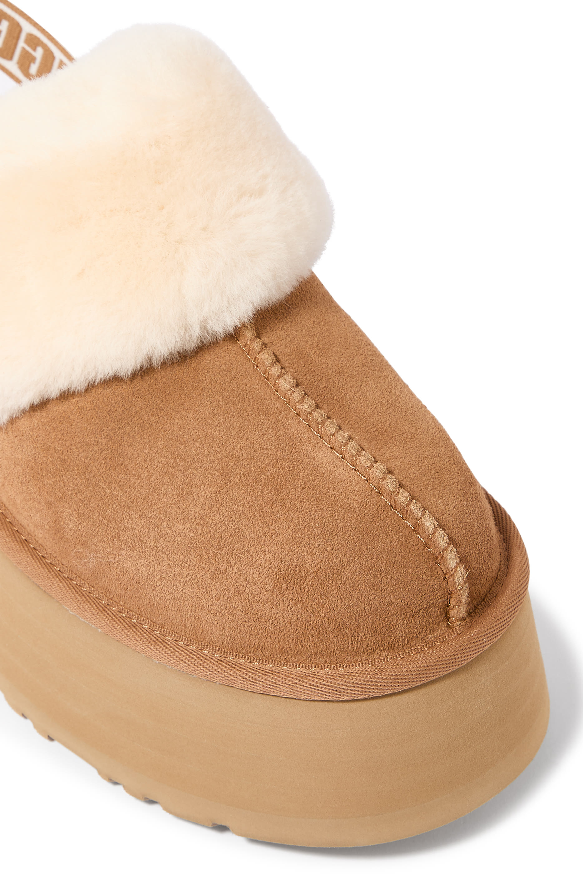 حذاء فانكيت مفتوح من الخلف