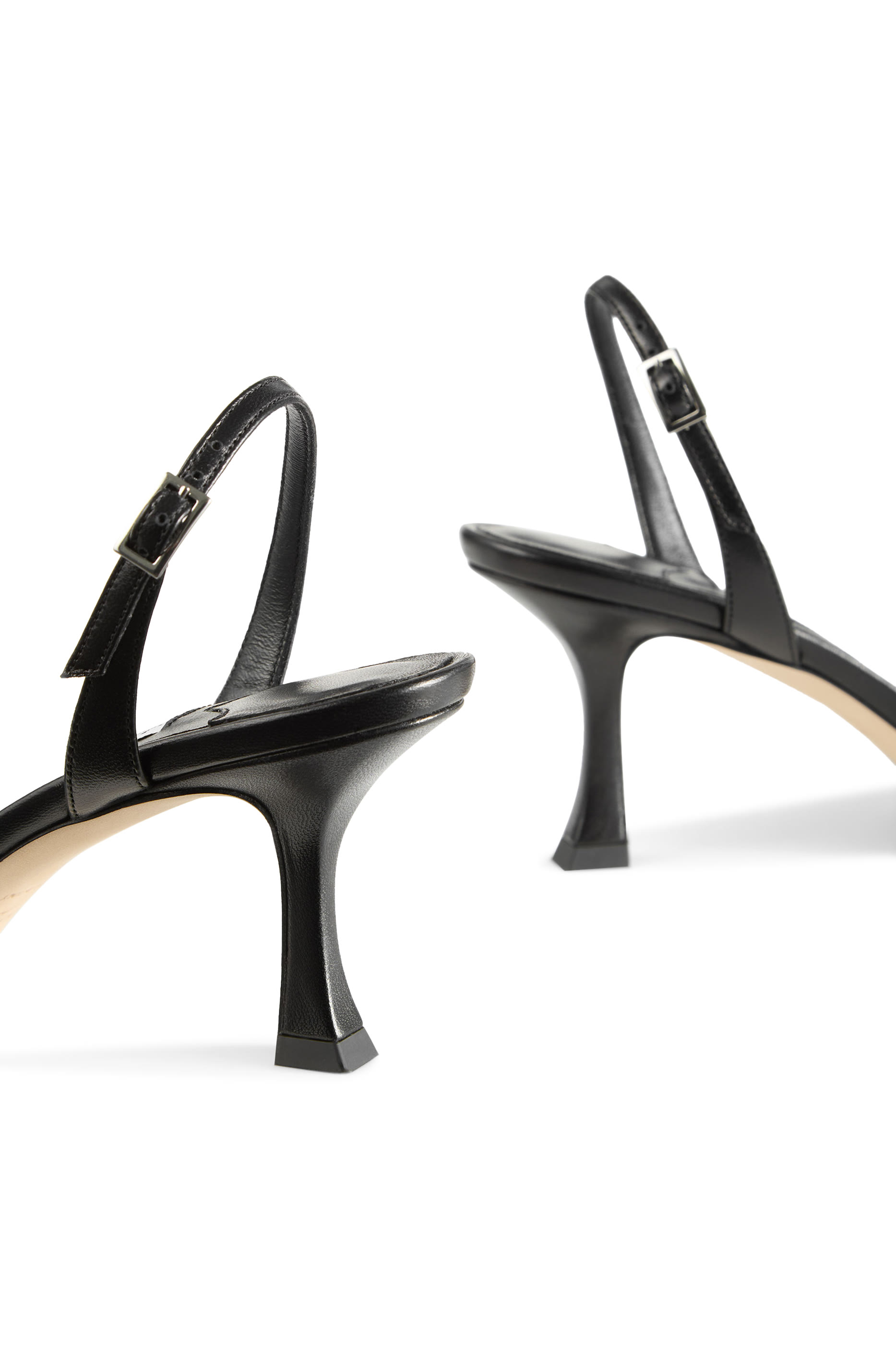 صندل إلسي 70 بسيور متقاطعة وسير خلفي