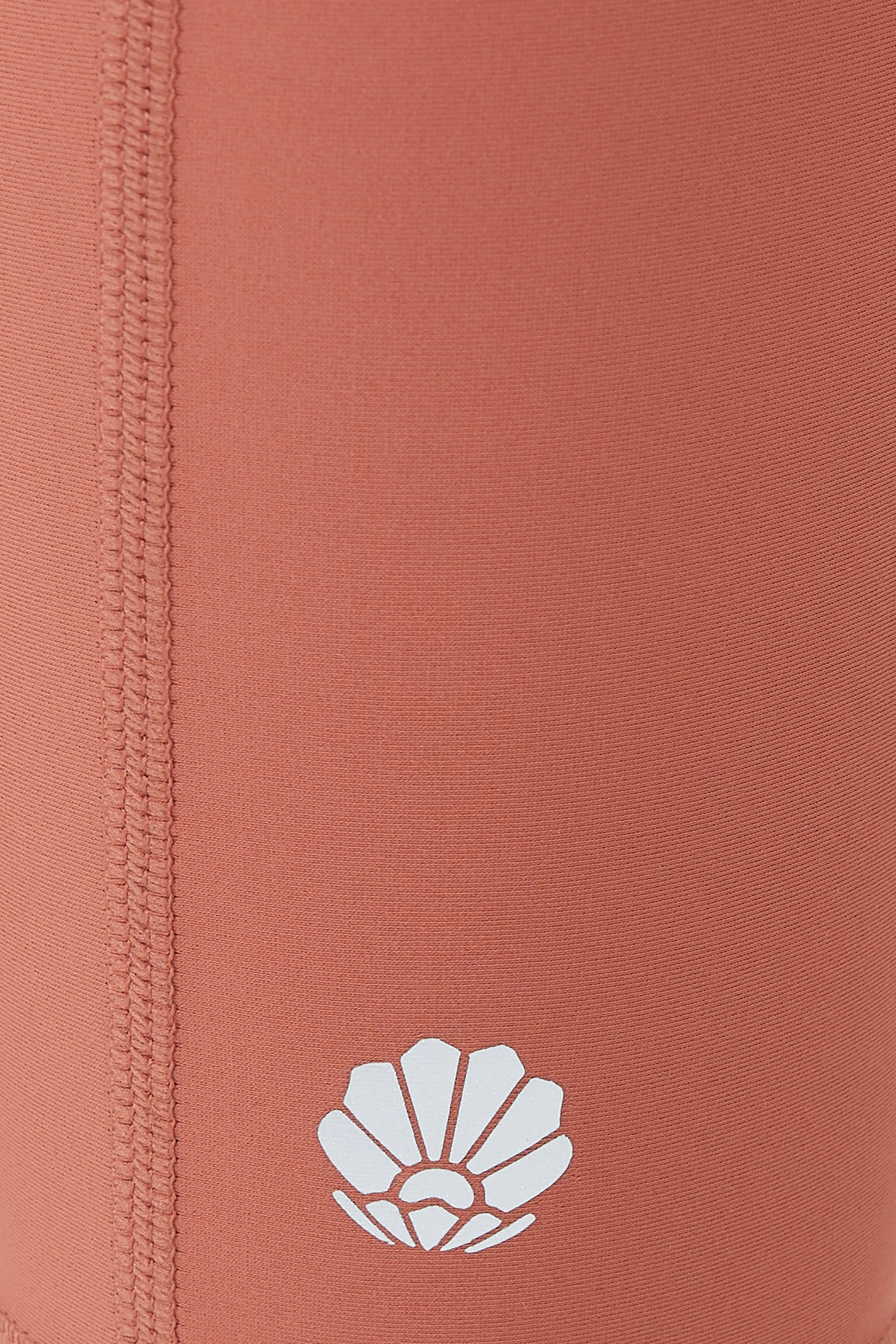 بنطال سباحة ضيق