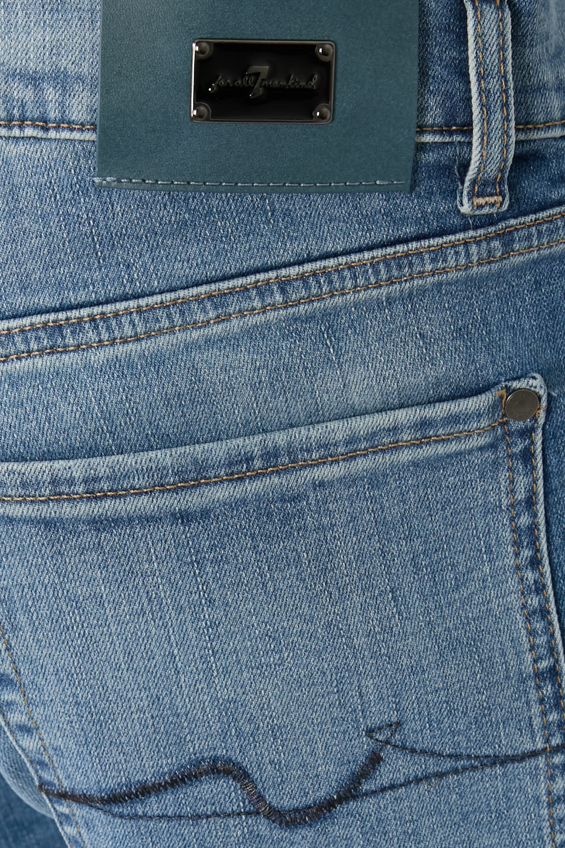 بنطال بقصة ضيقة دنيم