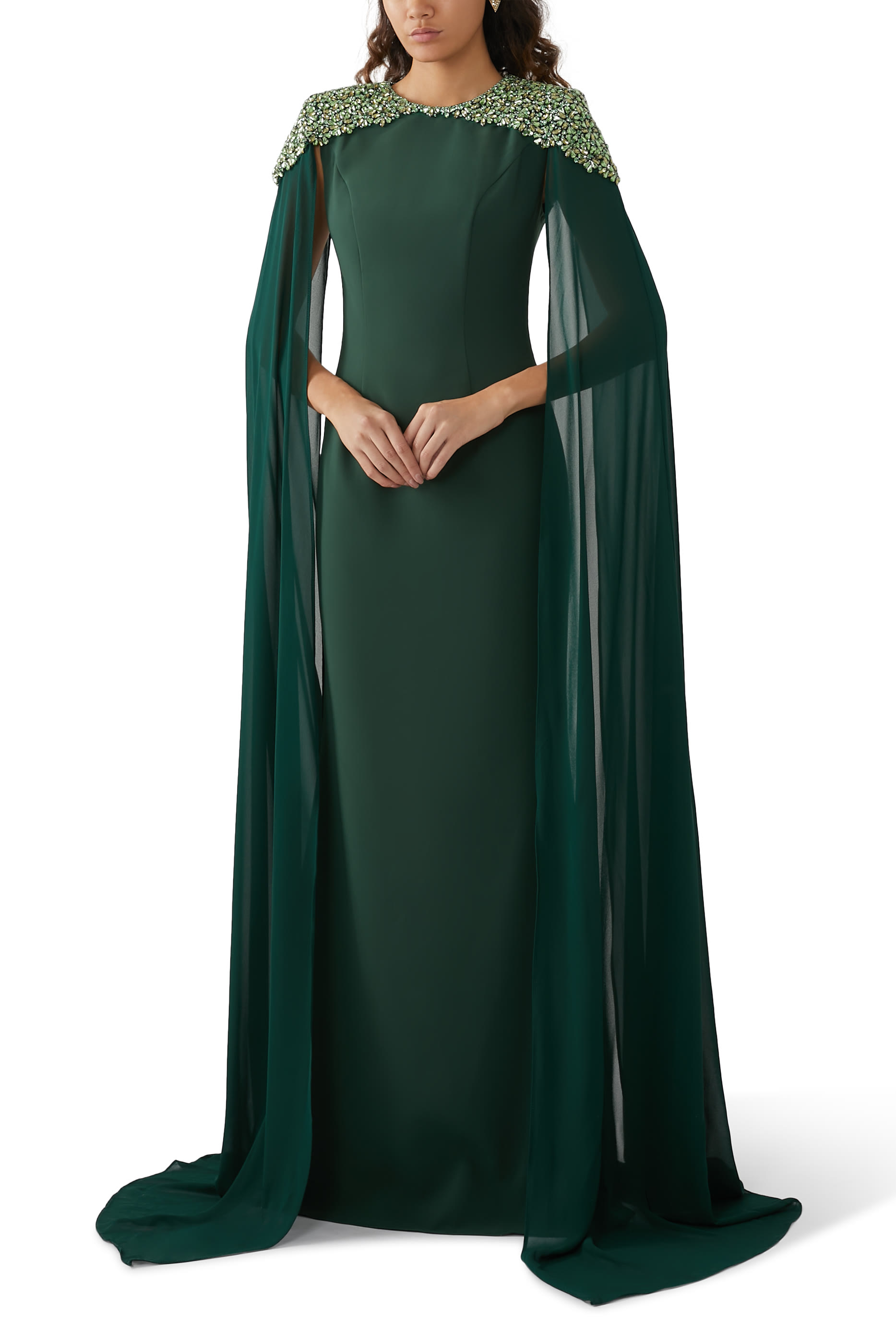 فستان سهرة بكتفين مطرز