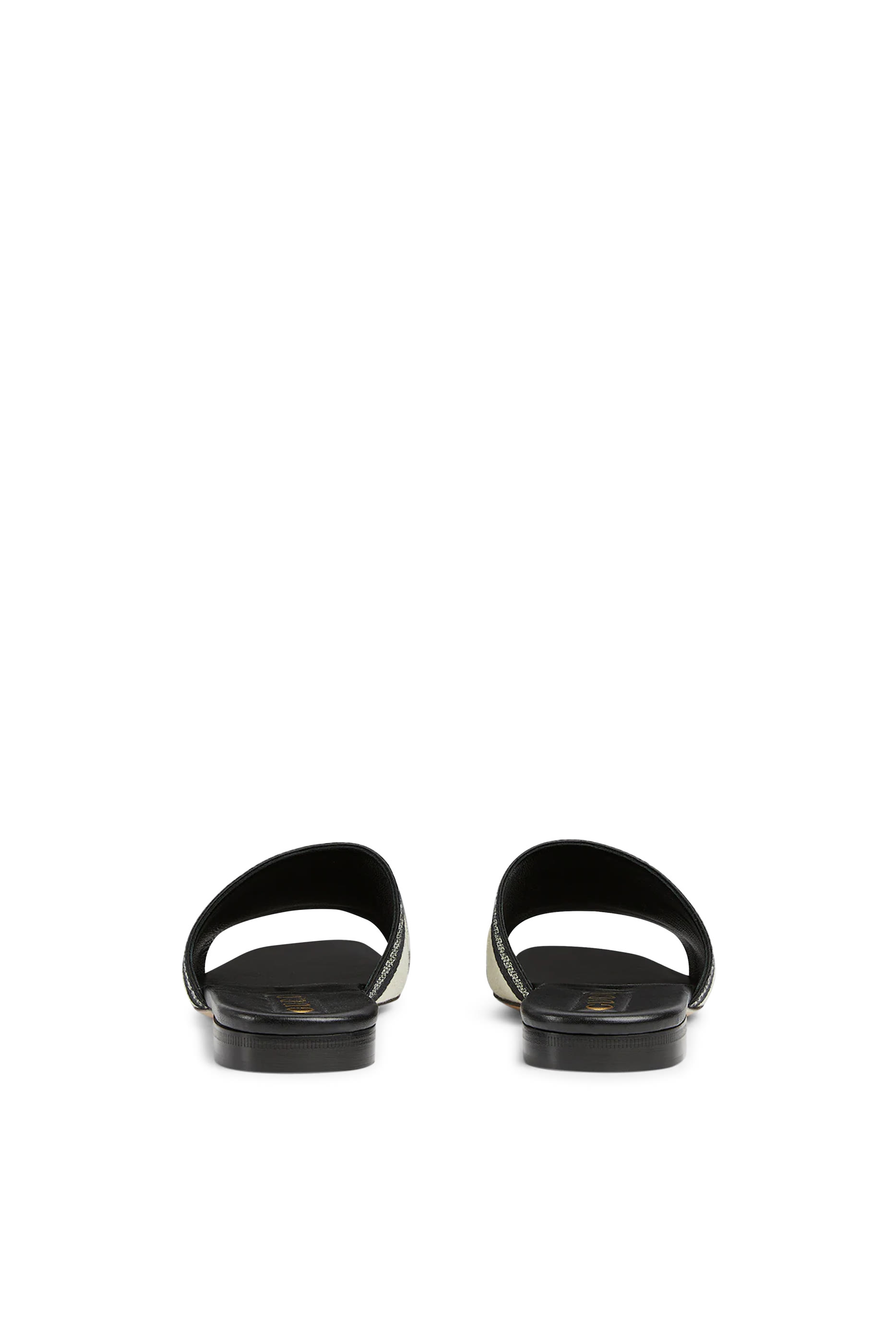 حذاء خفيف بشعار الماركة