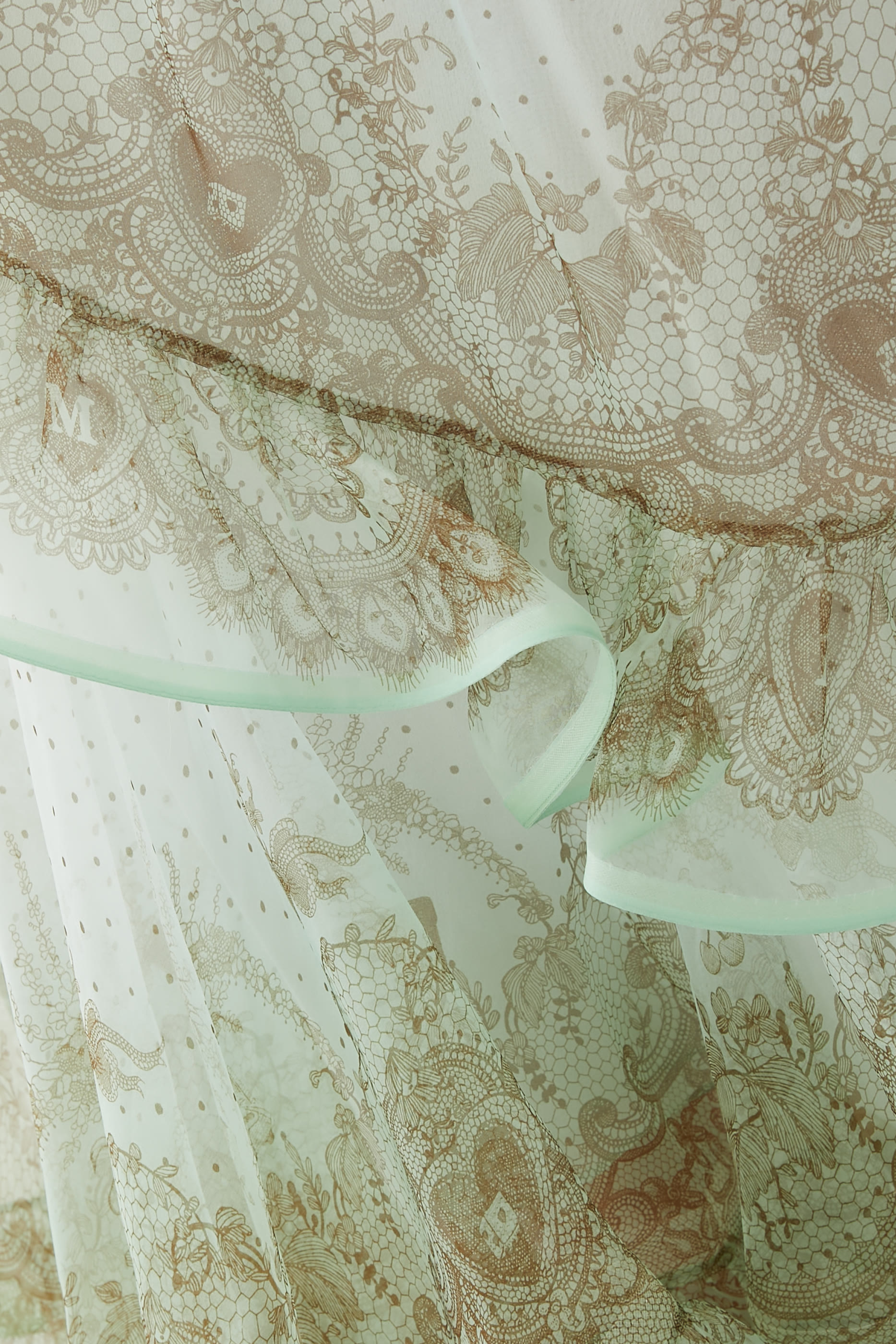 تنورة كراش طويلة بتصميم مموج