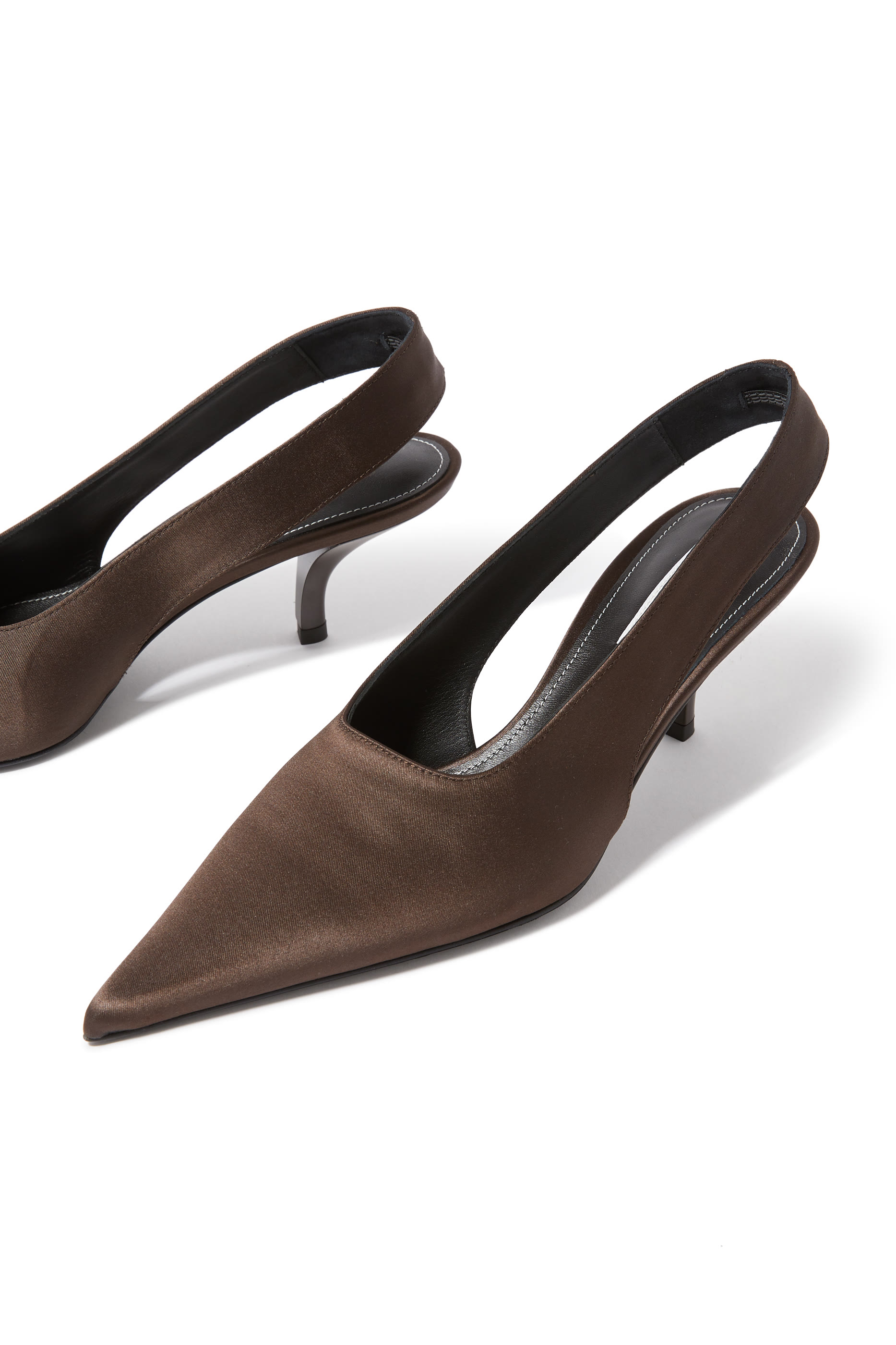 حذاء كلاسكي 55 بسير خلفي ساتان