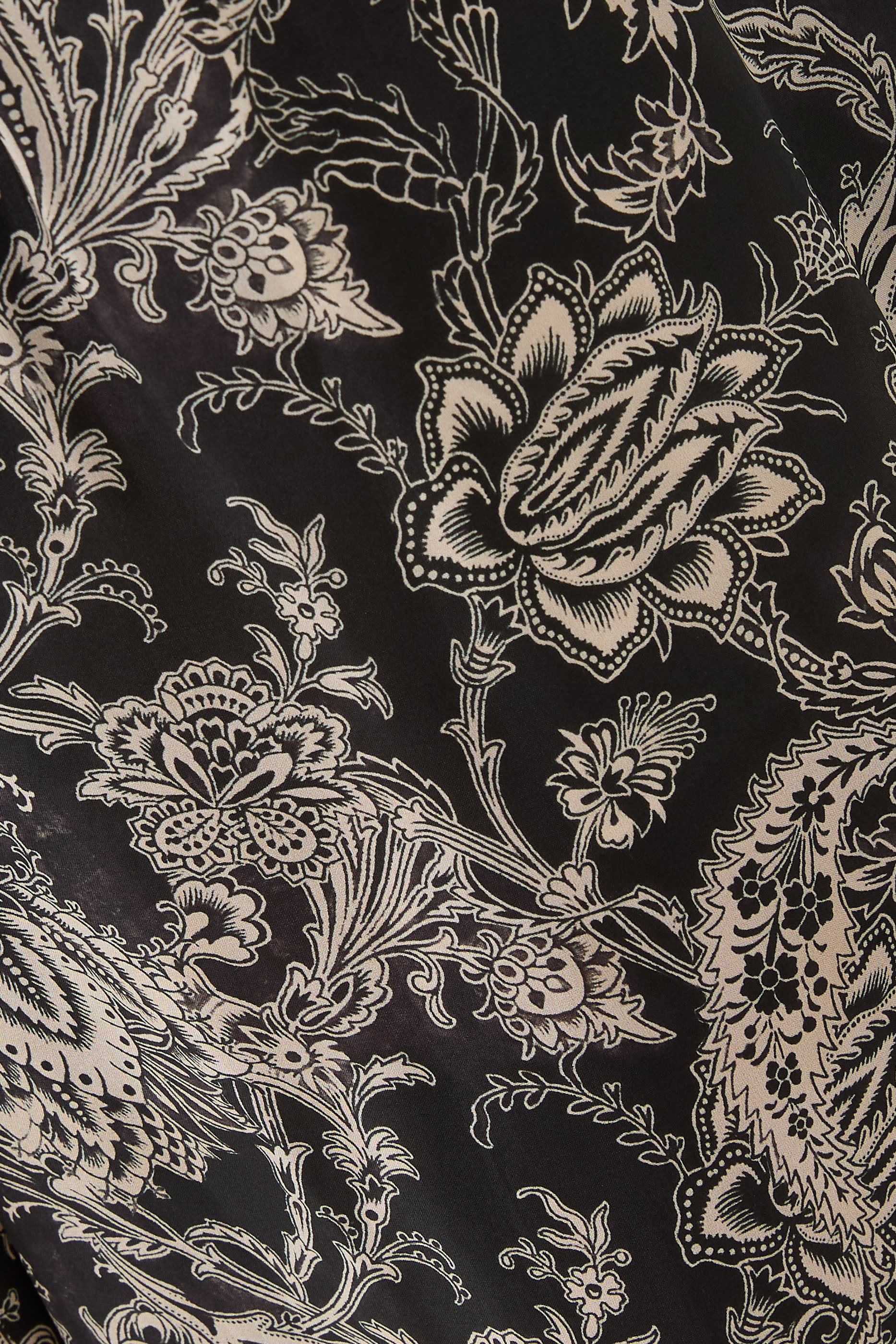 بنطال ريانون بقصة فضفاضة