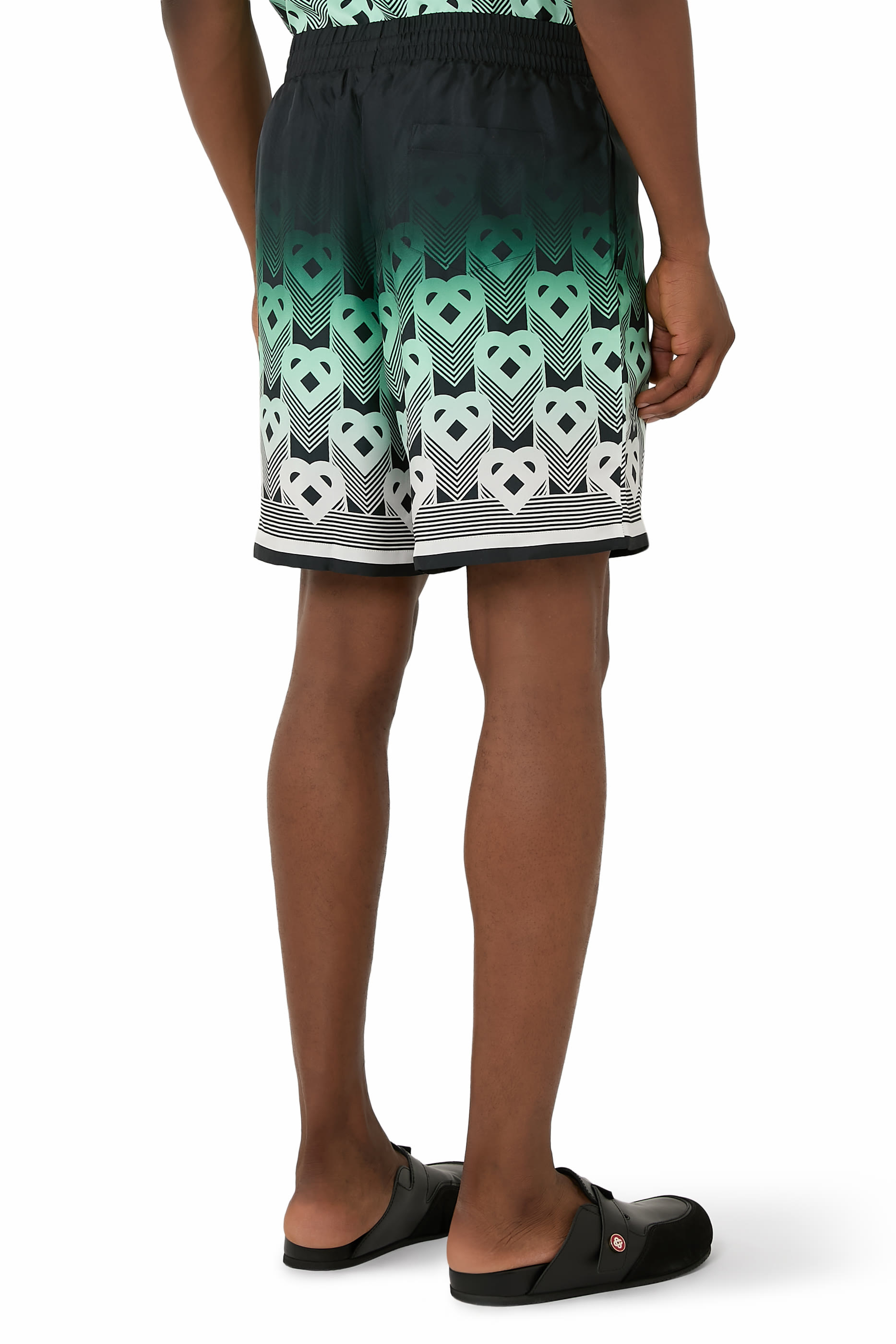 شورت بنقشة حرف شعار الماركة بلون متدرج حرير