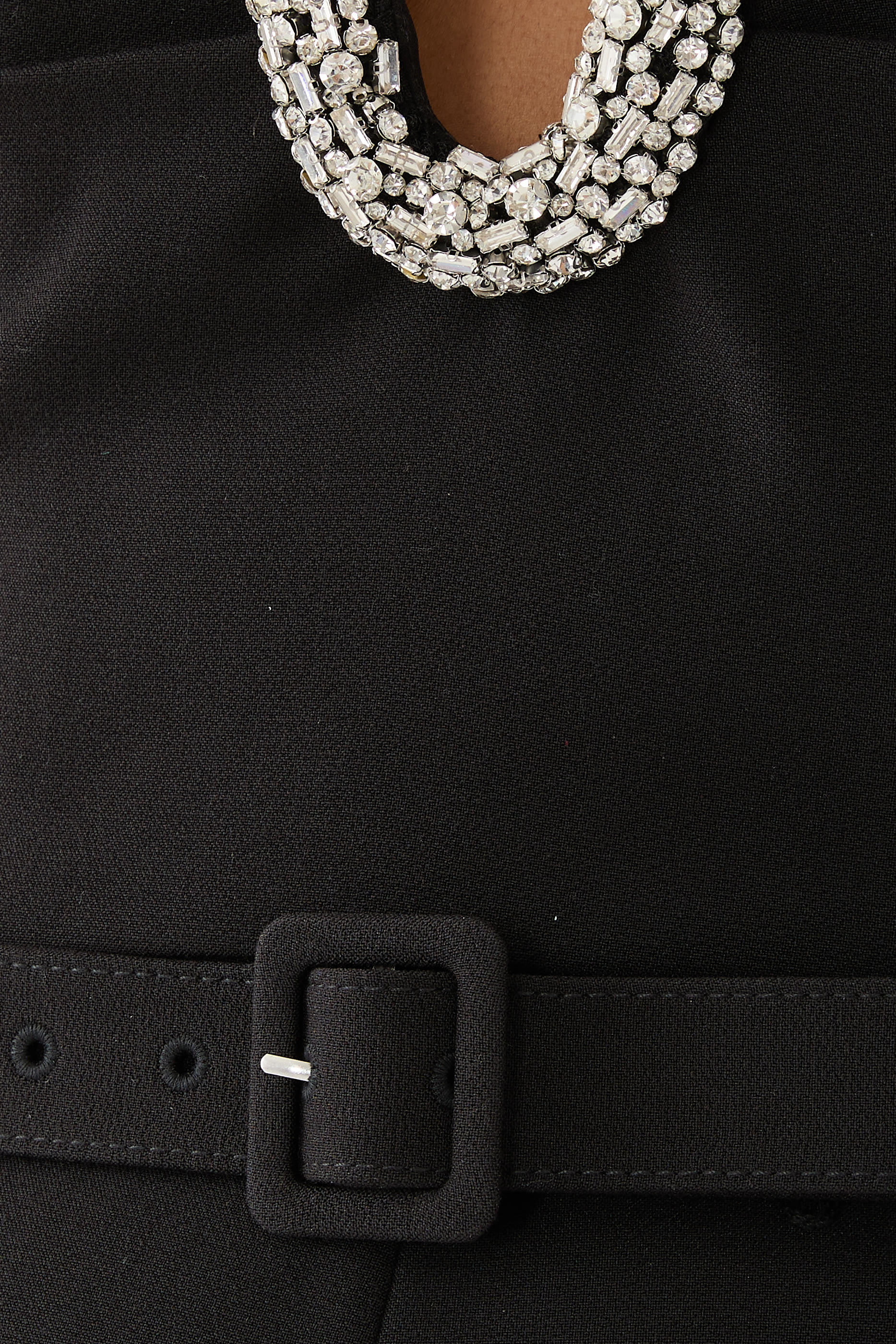 جمبسوت بلا حمالات بتطريزات كريب